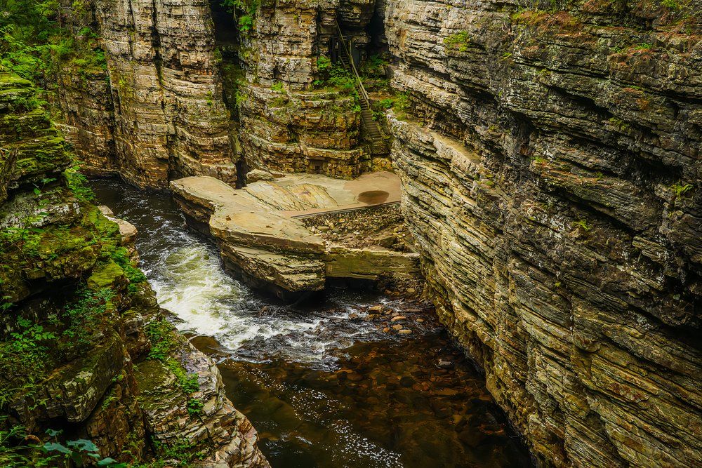 アディロンダックの「グランドキャニオン」は、アリゾナ州よりもさらに冒険的です