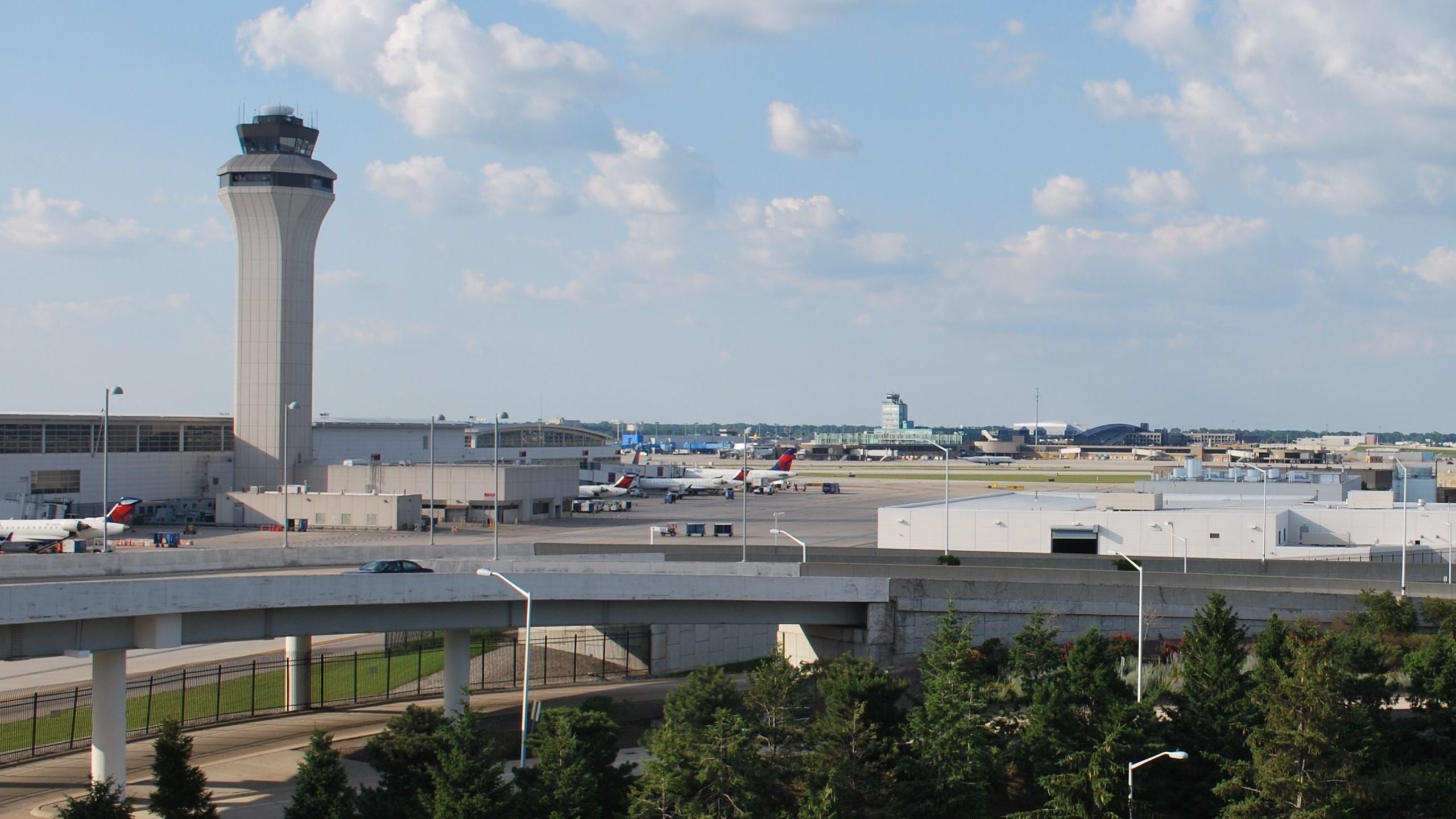 物議を醸す？デトロイトメトロ空港は、シガーラウンジを開く予定です