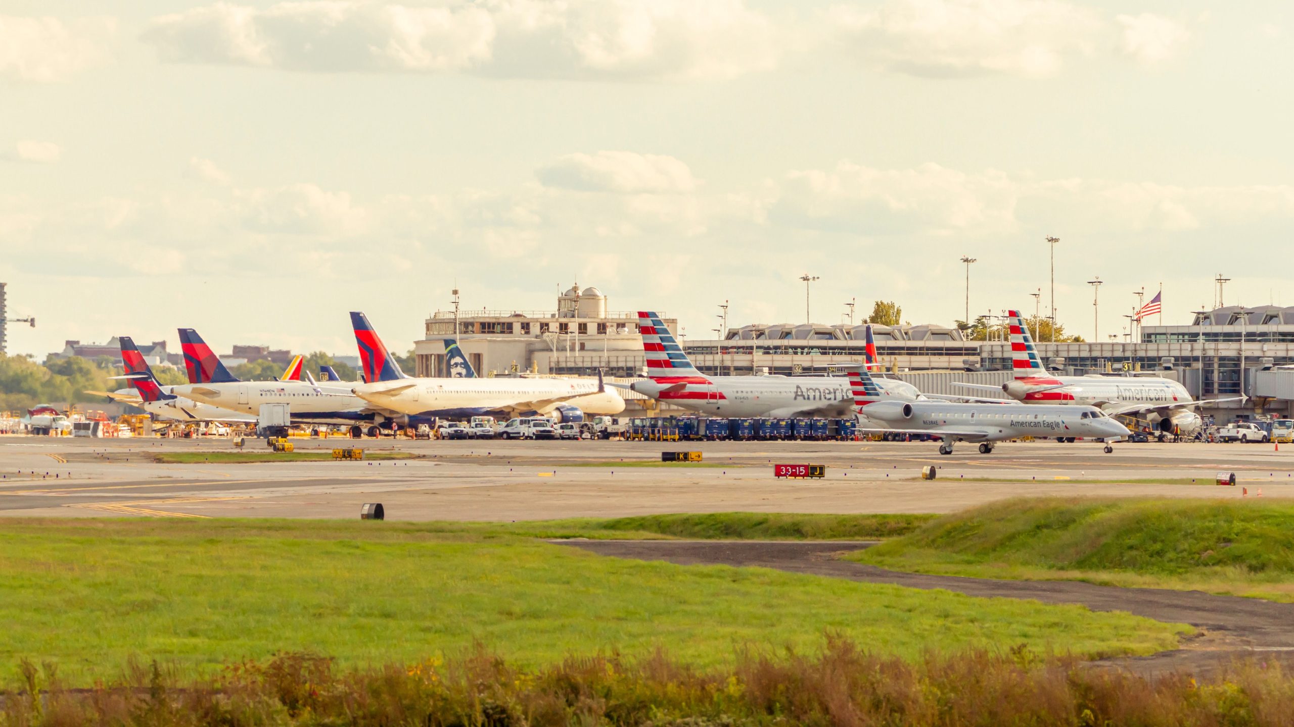 FAAの再承認延長は、DCフライトをめぐる紛争を含む修正の中でおそらく