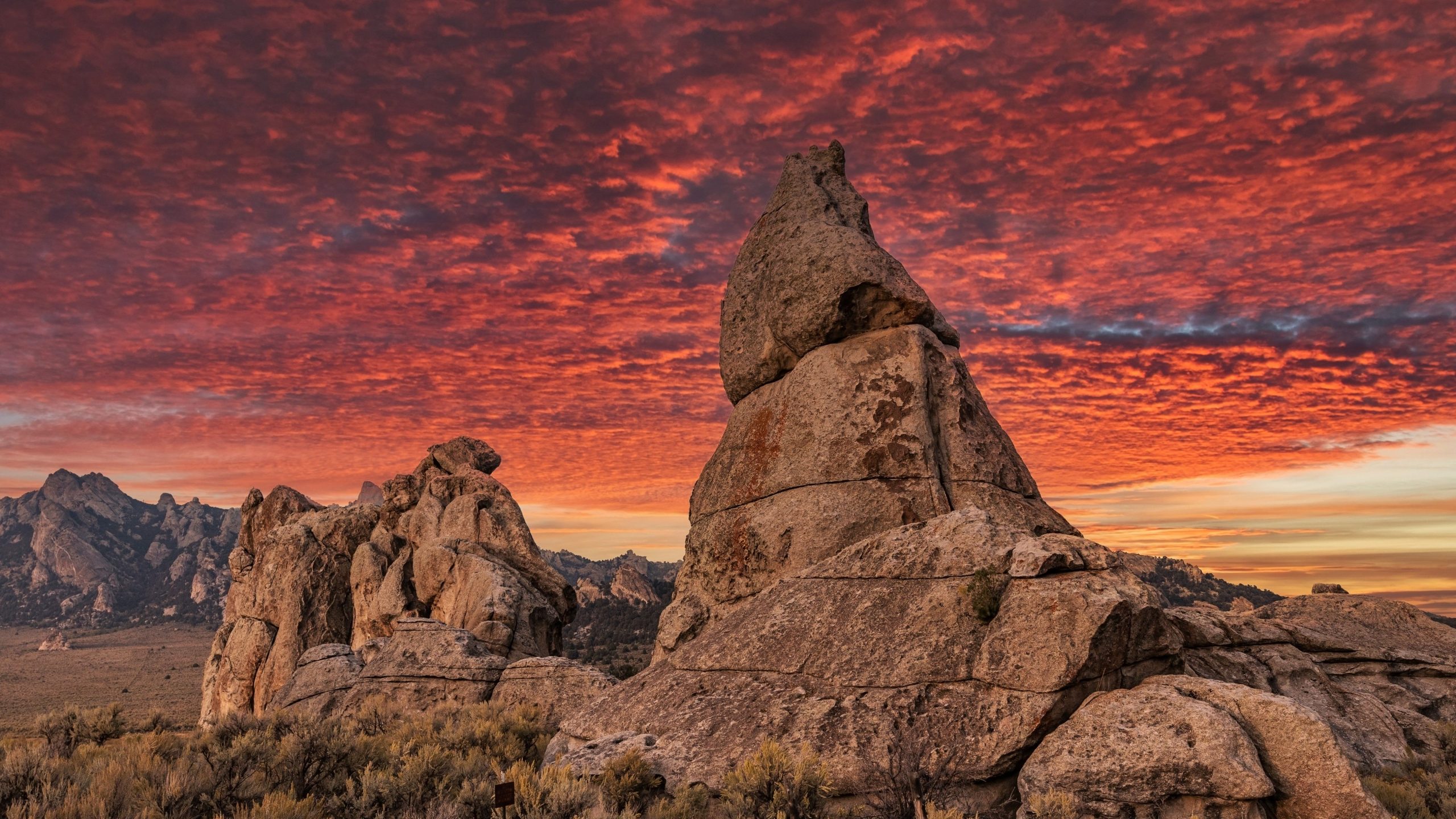 ユタを忘れる：アイダホ州の「岩の街」は、過小評価されているアーチとシオン国立公園です