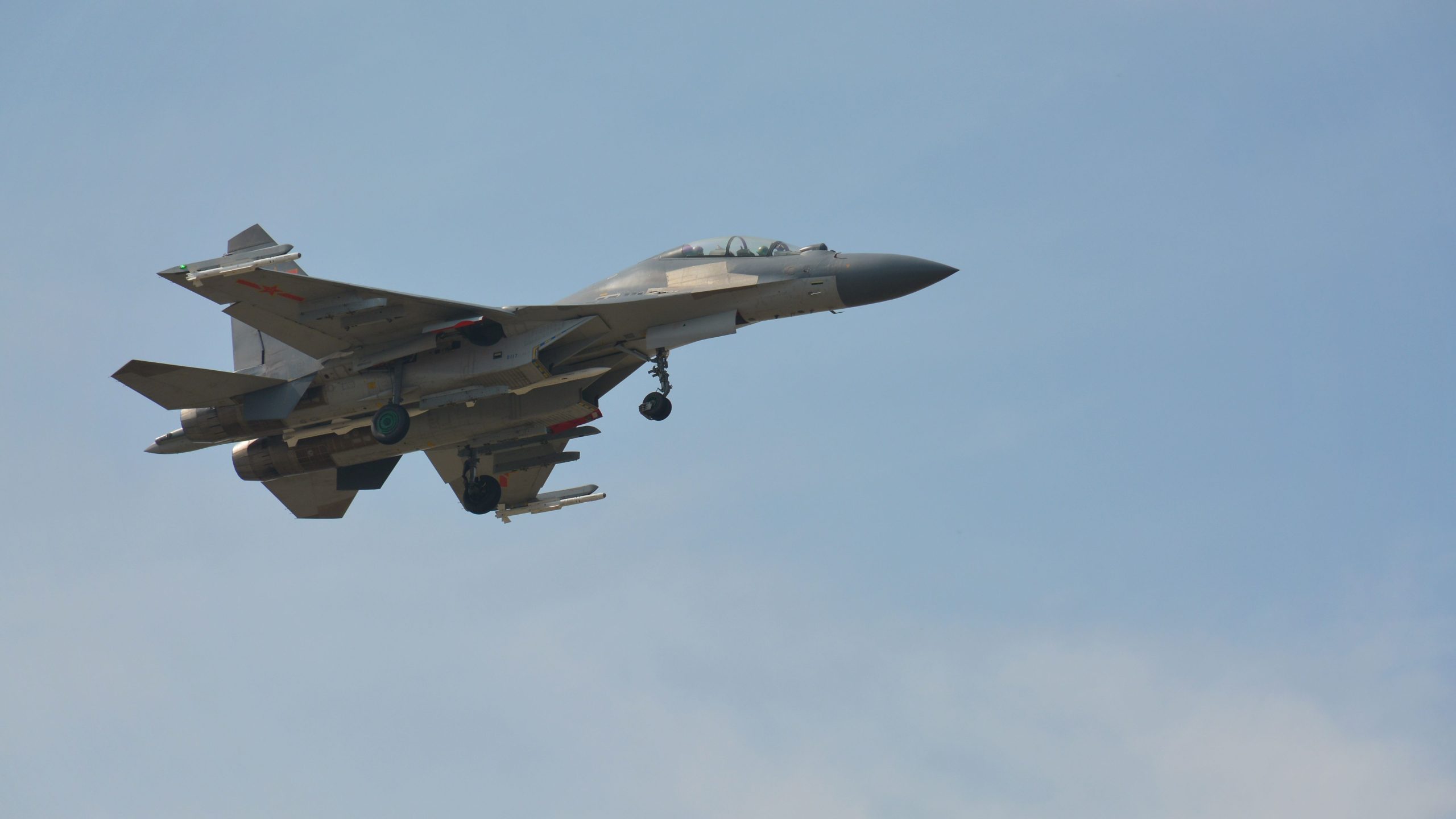 中国人が空軍の航空機の経路にフレアを落とした後のフィリピンの抗議