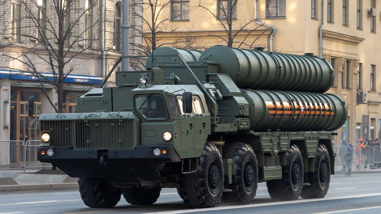 ウクライナはF-16の道を作るためにロシアの防空を破壊していますか？