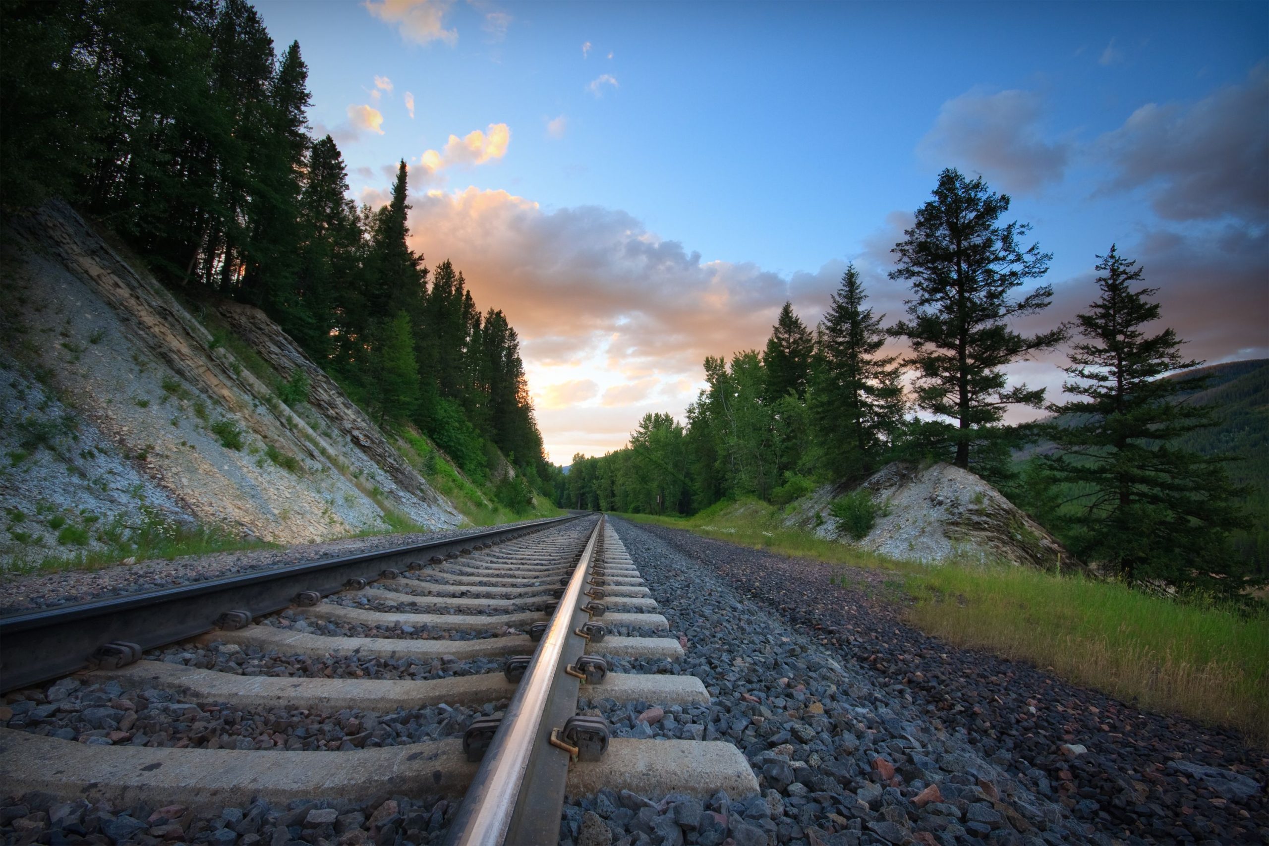 これらの国立公園は簡単な列車にアクセスできます
