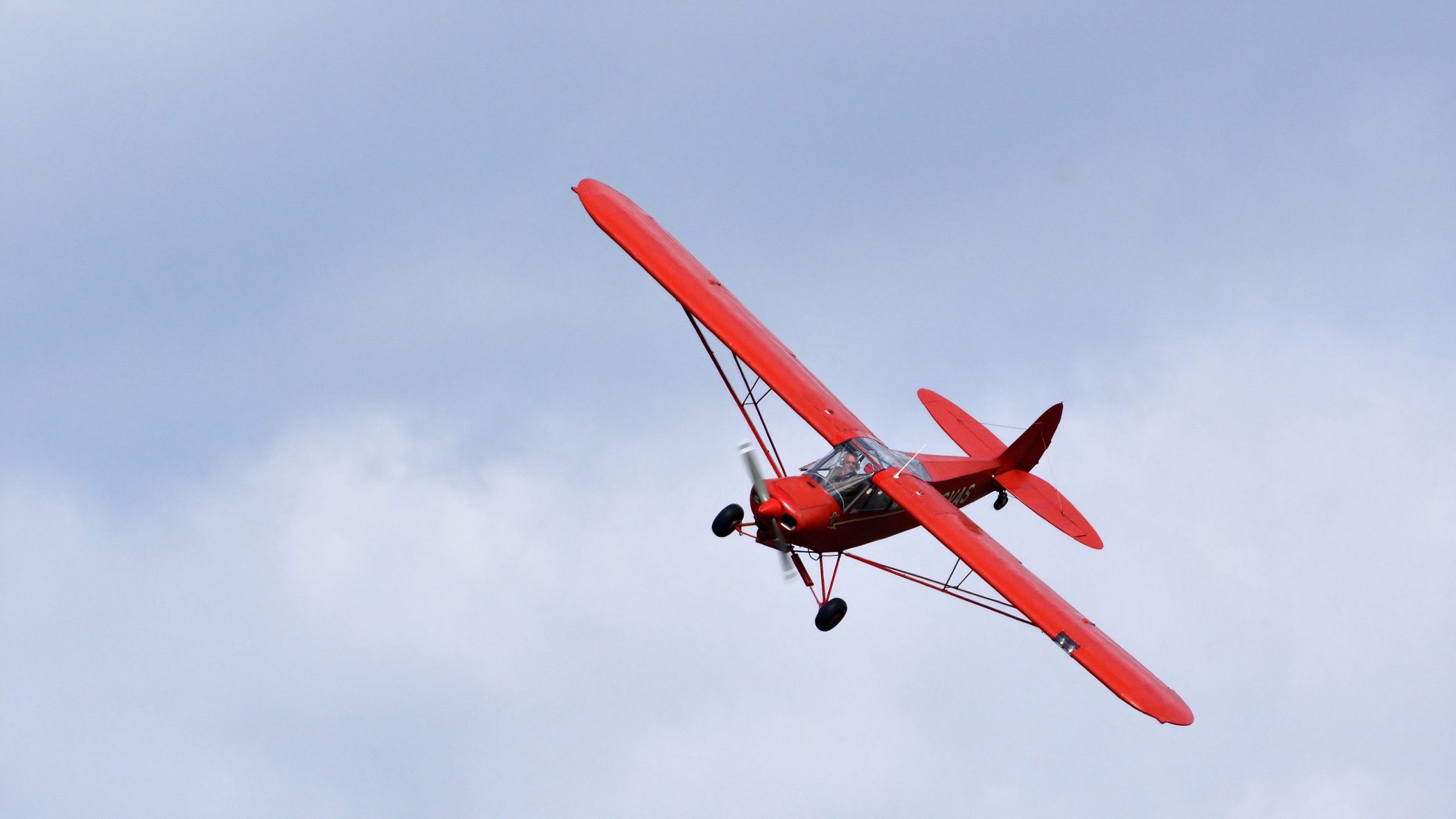 ダートトラックレースのアイコンスコットブルームキストが飛行機のcrash落事故で殺された