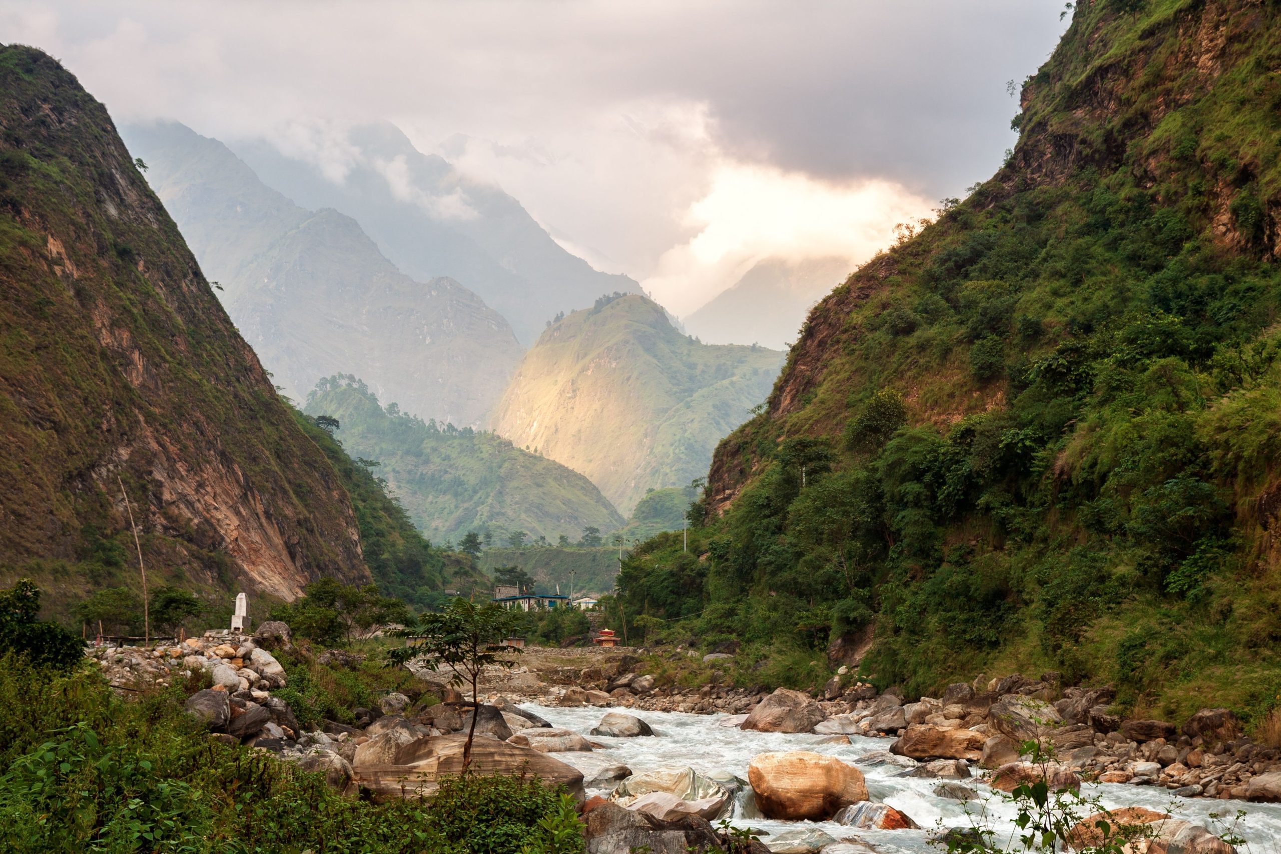 キャニオン対ゴージ：違いは何ですか？