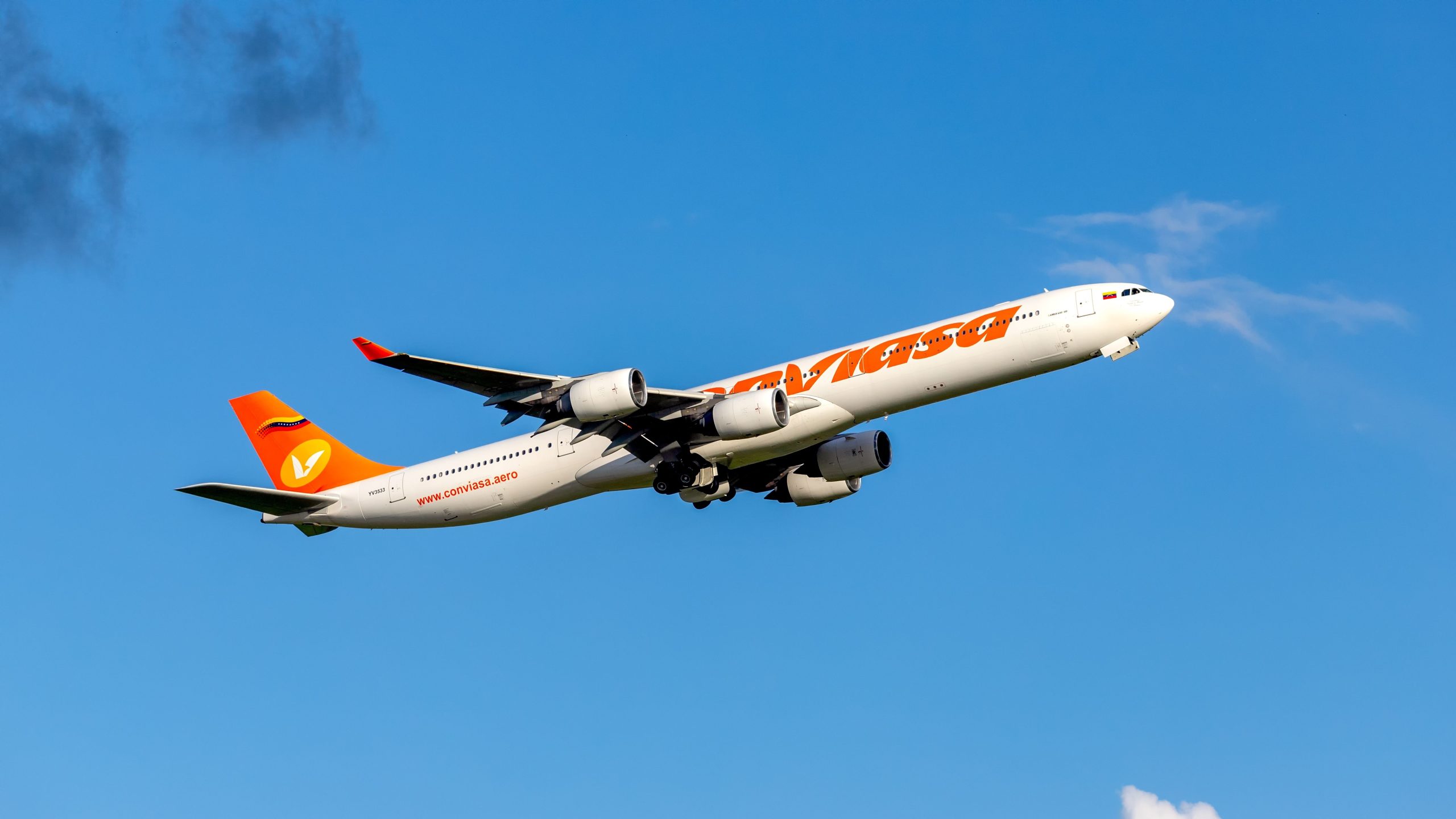 米国財務省は、ベネズエラの旗キャリアコンビアサのボスに対する制裁を発表します