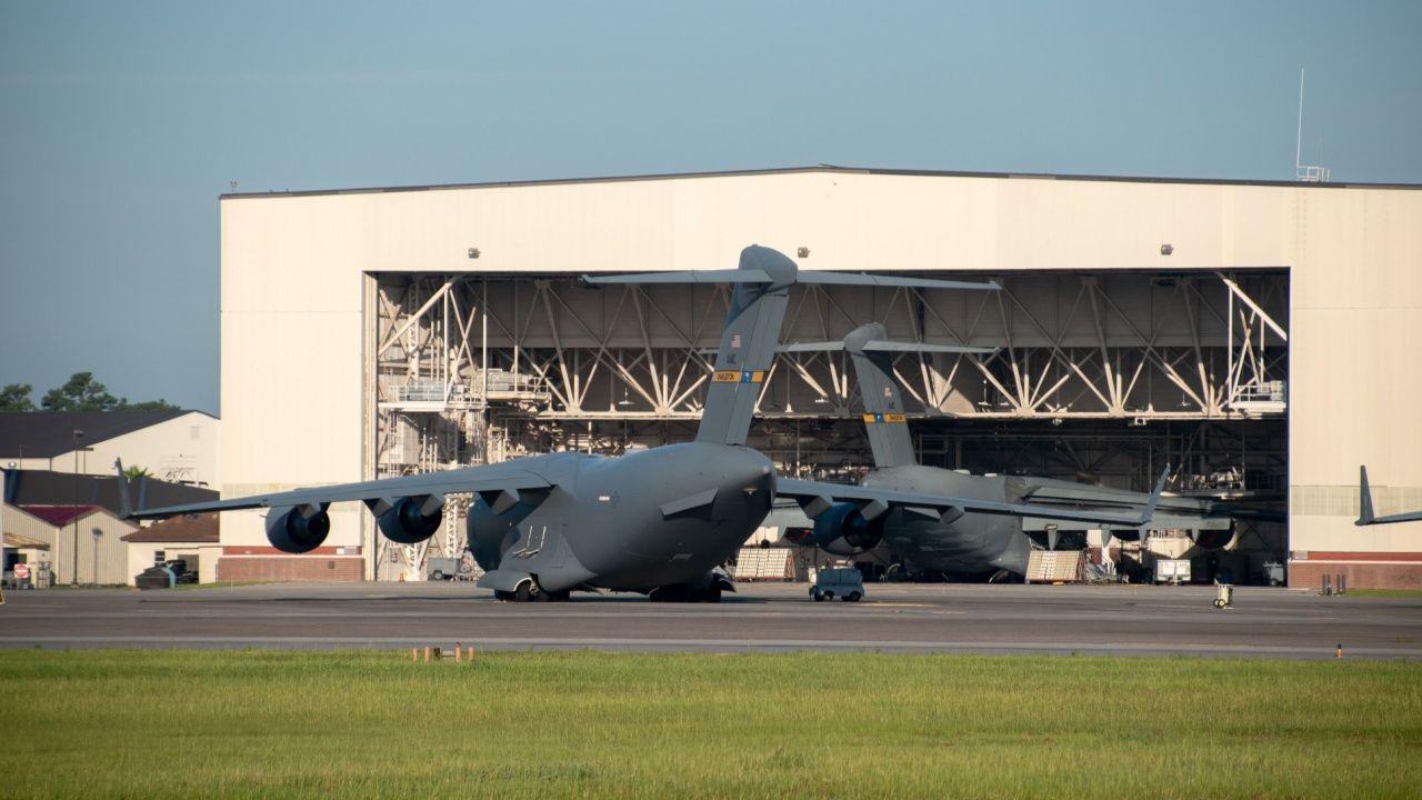 米国の5つの著名な民間/軍事共同使用空港