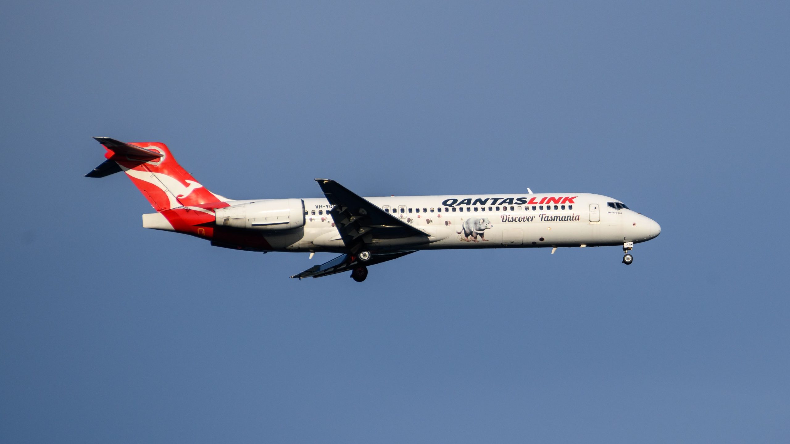 後部エンジンのコントラスト：ボーイング717とマクドネルダグラスDC-9の5つの違い