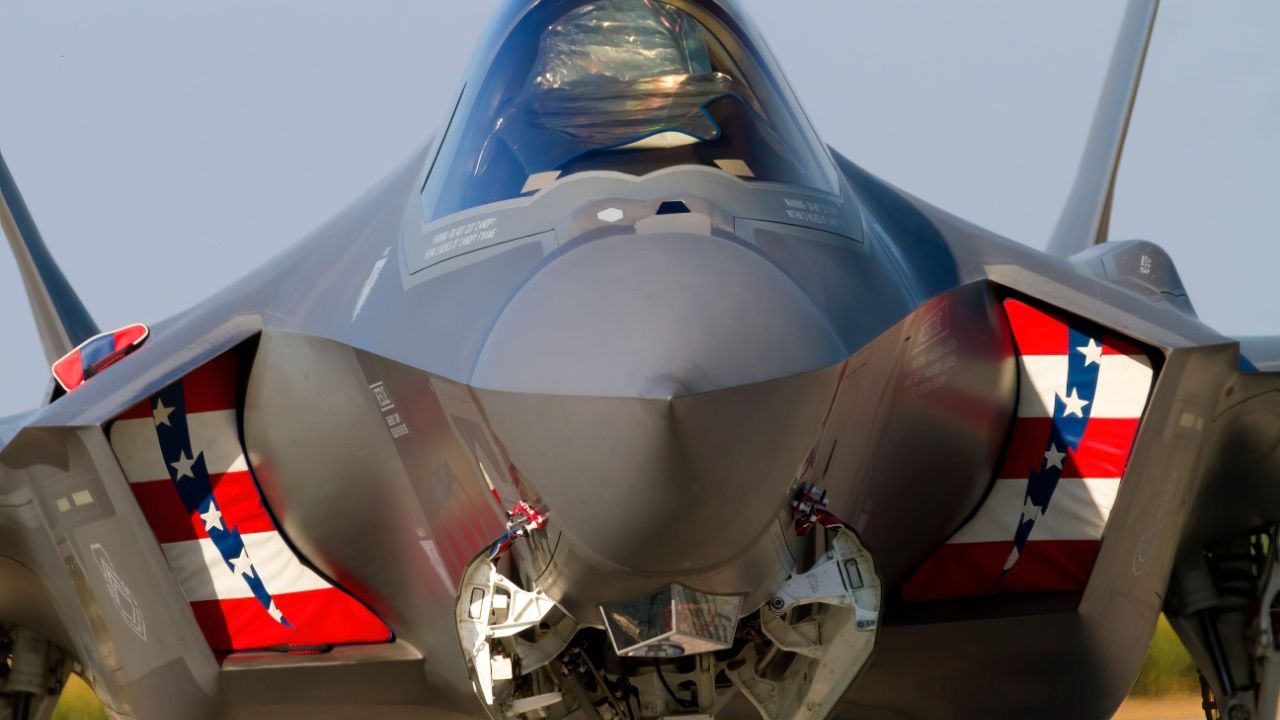 Then＆Now：米海軍の最初の戦闘機はF-35とどのように比較されますか？