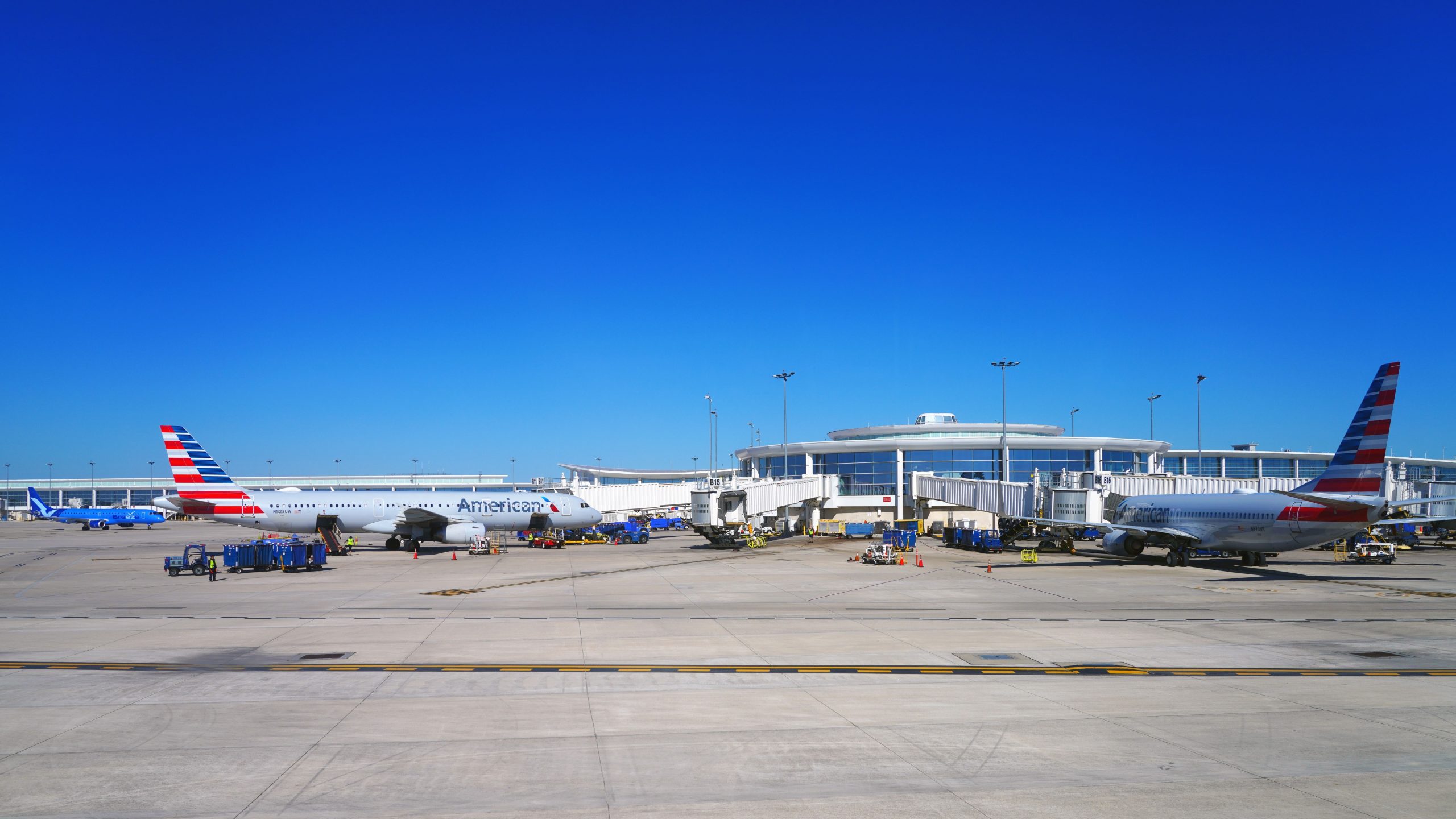 Mardi Gras 2024：ニューオーリンズへのフライトを提供する航空会社はどれですか？