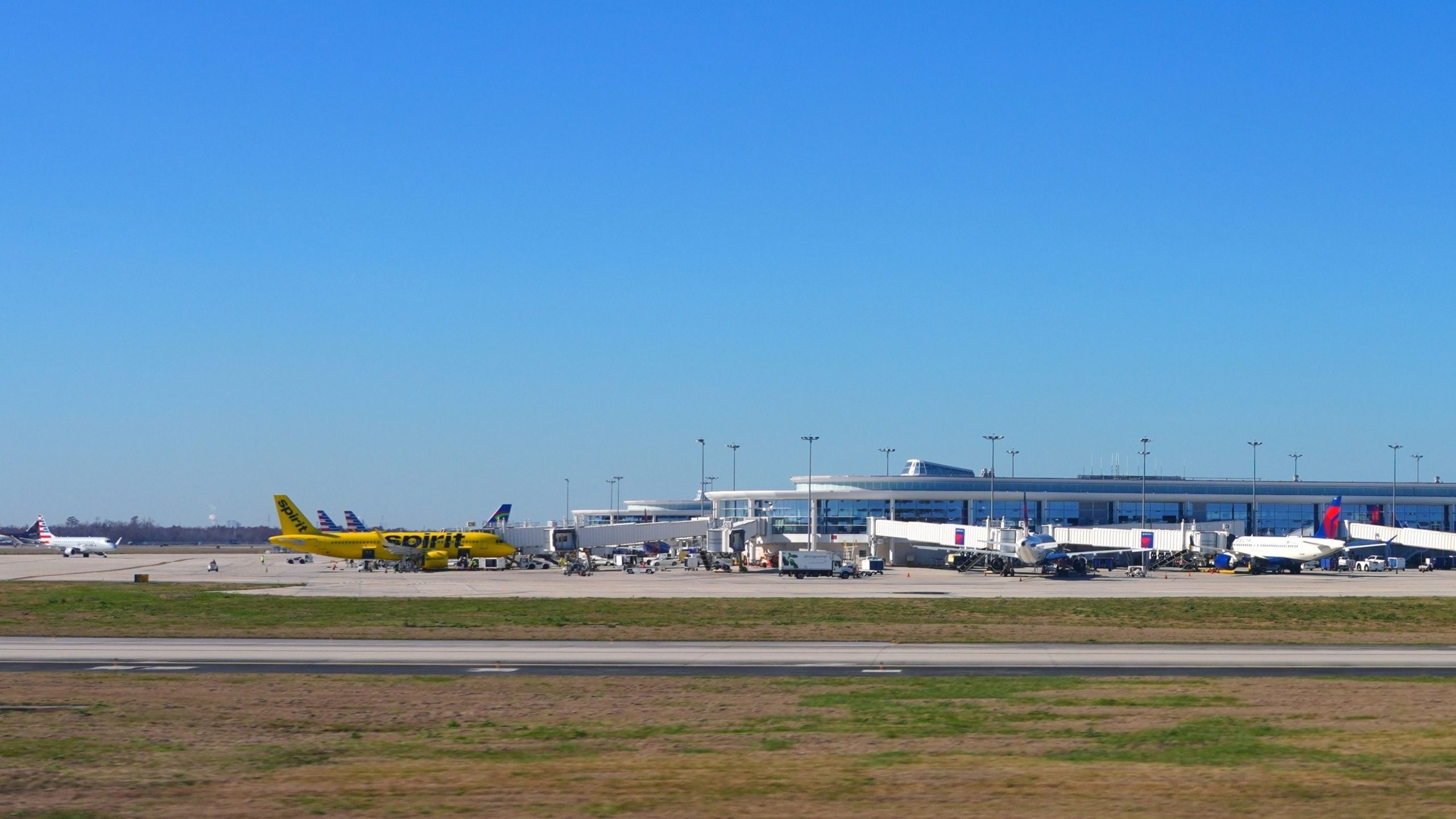 ルイ・アームストロングニューオーリンズ国際空港からの5つの最も長いルート