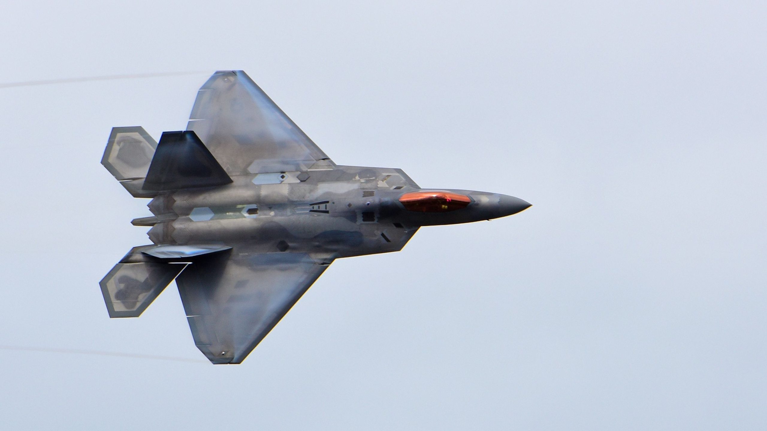 米国国防総省は、新しい2024年戦略のためにUAVS＆Spaceに目を向けています