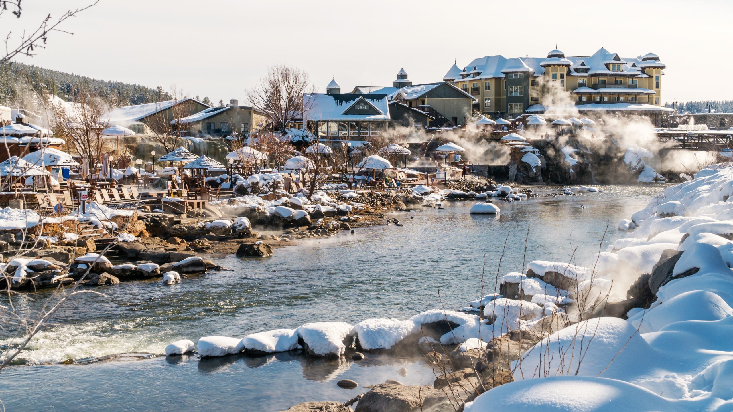 コロラドで最も過小評価されているスキーリゾートタウンは、日本の雰囲気とアスペンのような冒険を贈ります