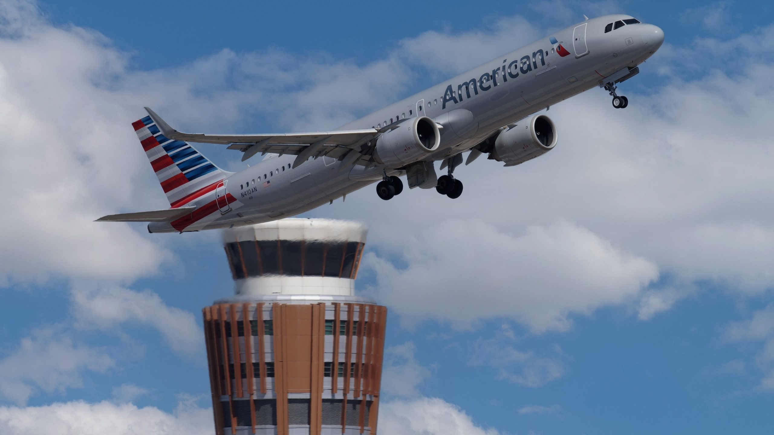 時代遅れのATC施設：議会は、1,000を超える緊密な電話の後、資金を増やすよう促しました