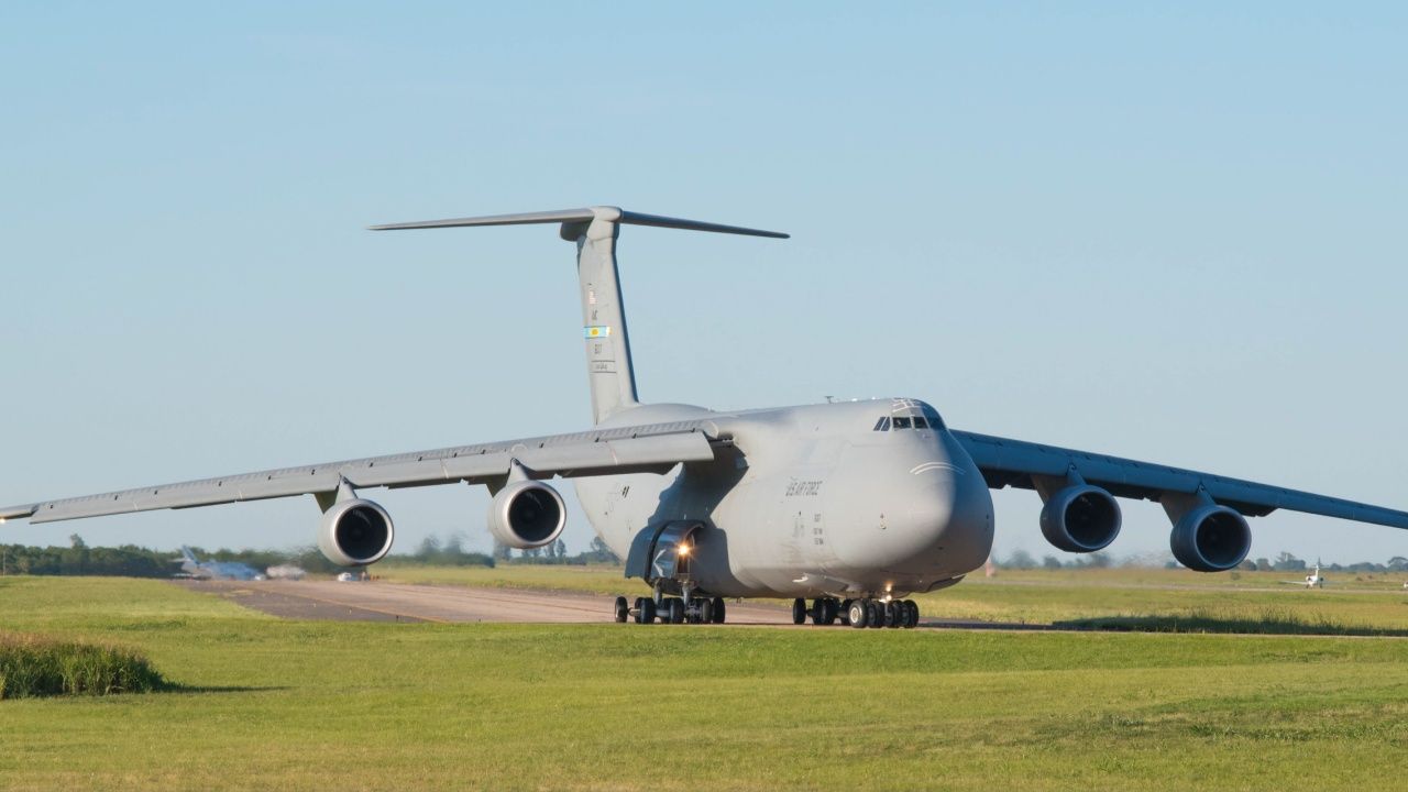 防衛クアジェット：4つのエンジンを備えた上位5つの軍用機