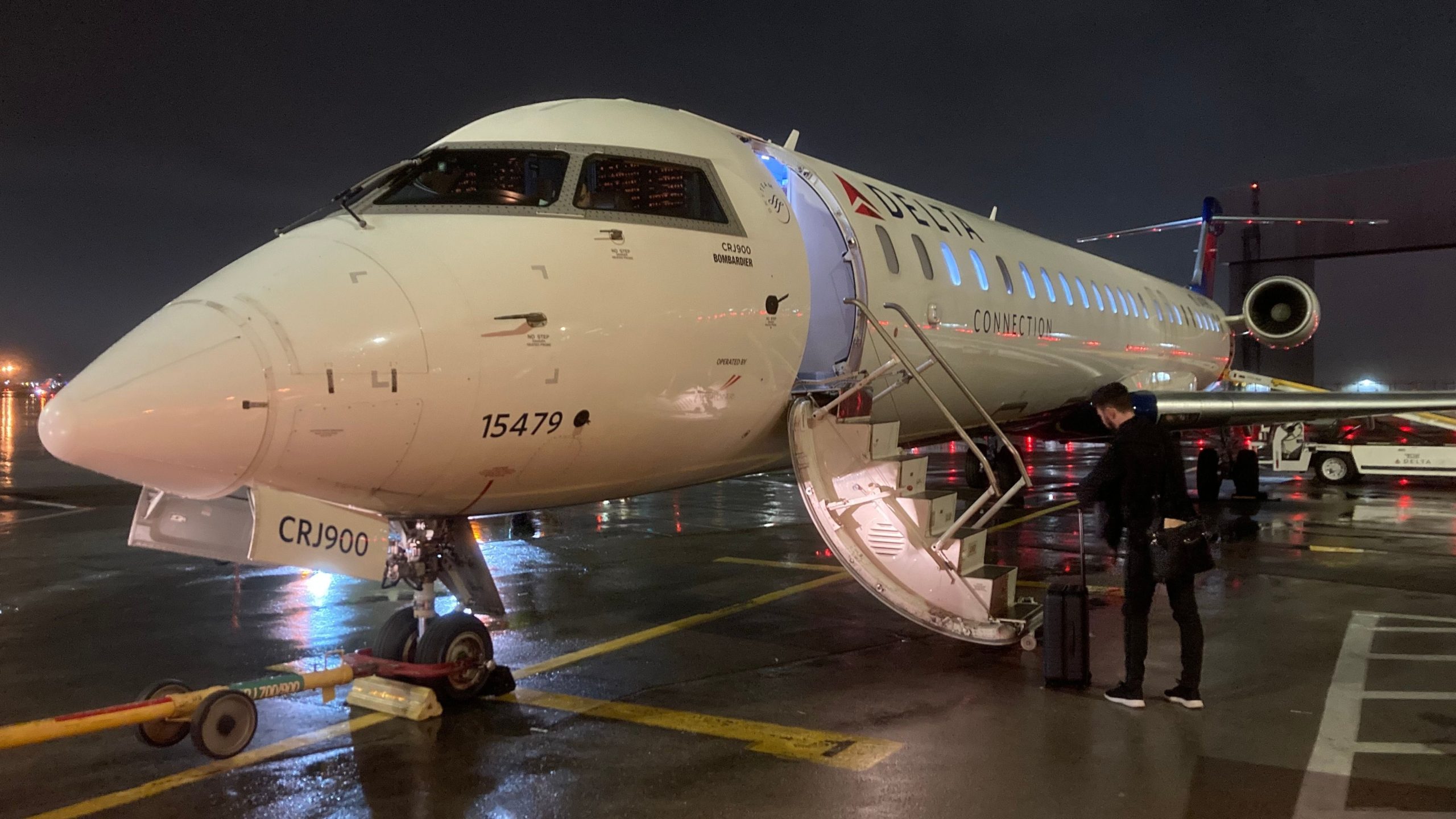 5年間の休憩後、ニューヨークラガーディアとレキシントン間のフライトを再開するデルタ航空ライン