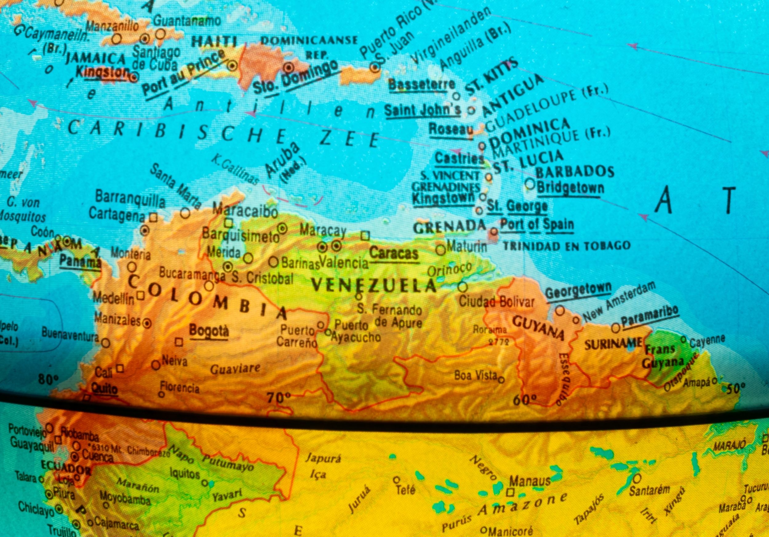 これらの6つの主要都市はすべて赤道にあります