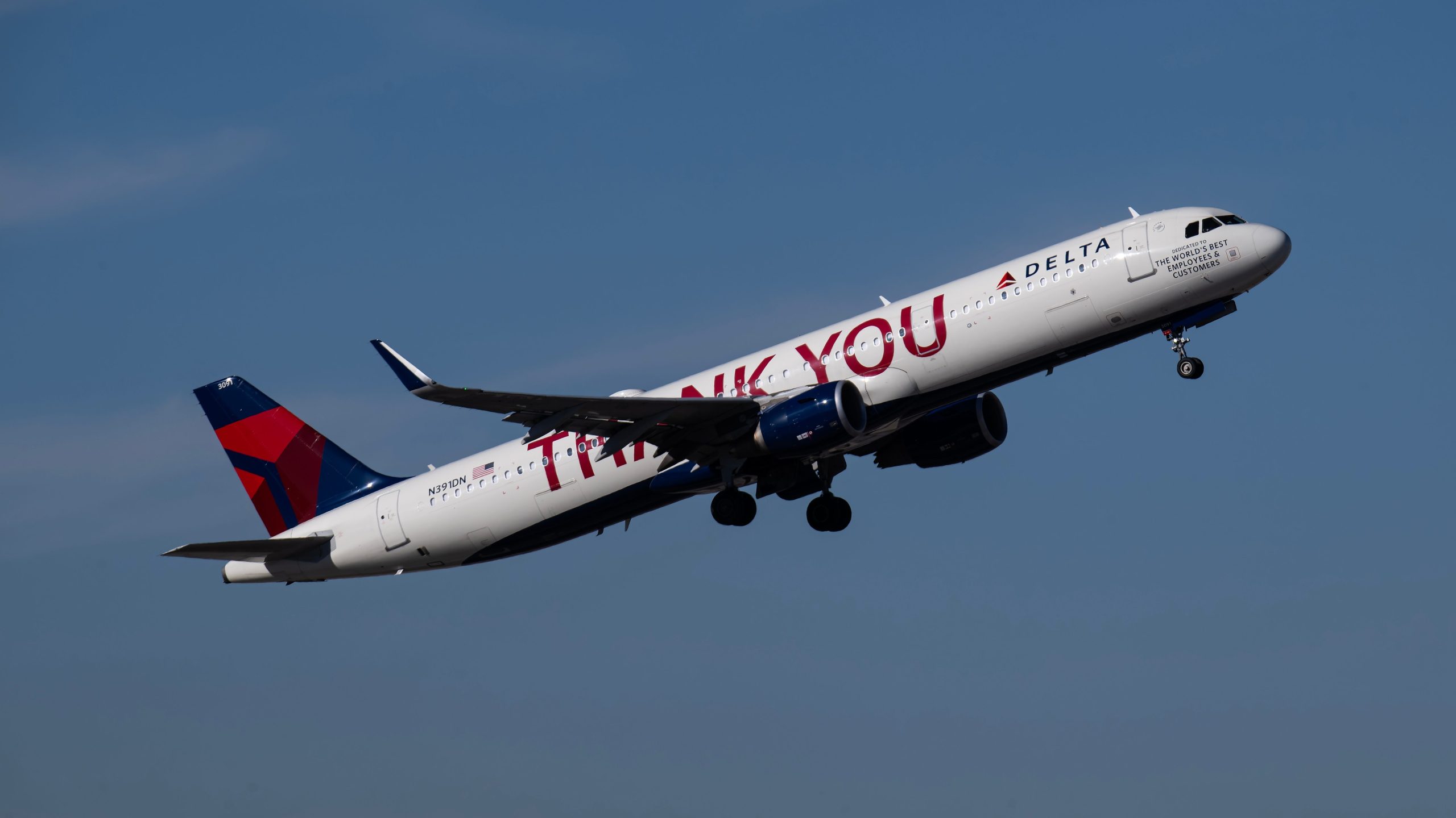 ありがとう：Delta Air Linesは、CrowdStrike Meltdownの後に2回の無料フライトで従業員を賞