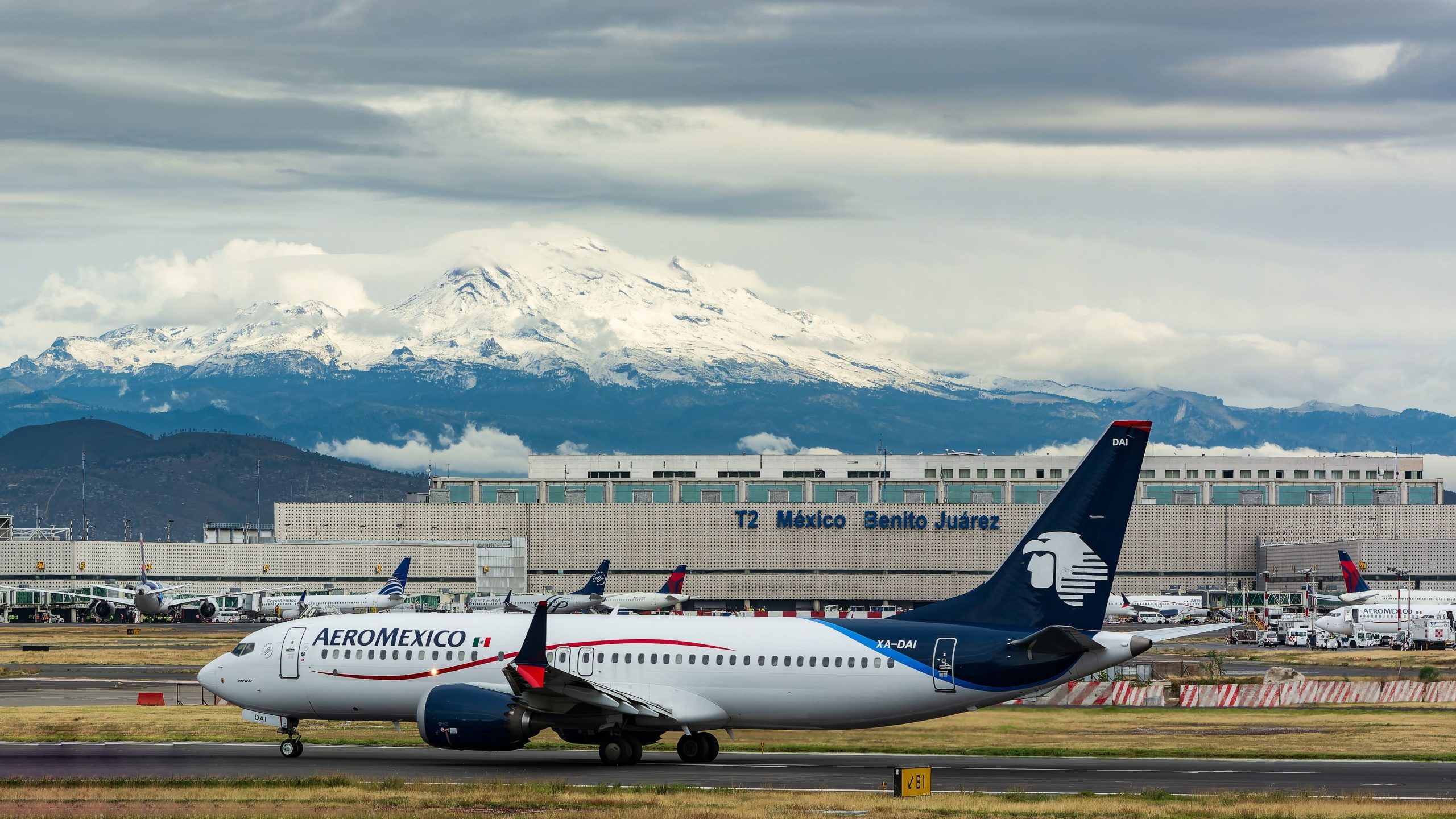 2024年にフライトが時間通りに離陸した世界中のトップ航空会社と空港