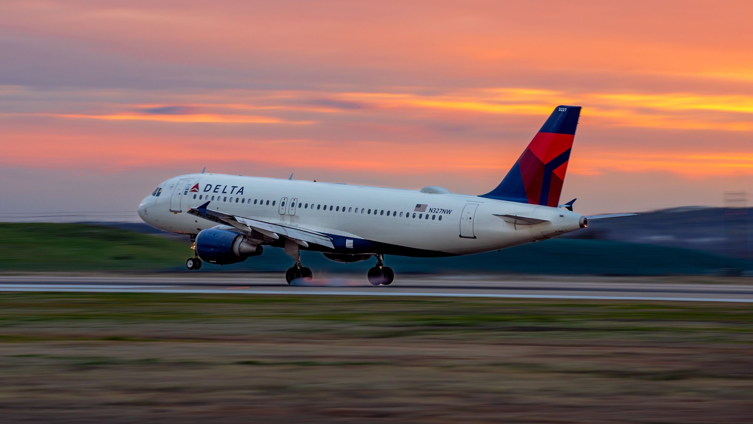 ノーズコーンの崩壊：デルタ航空ラインエアバスA320は謎のレドームデントを維持します