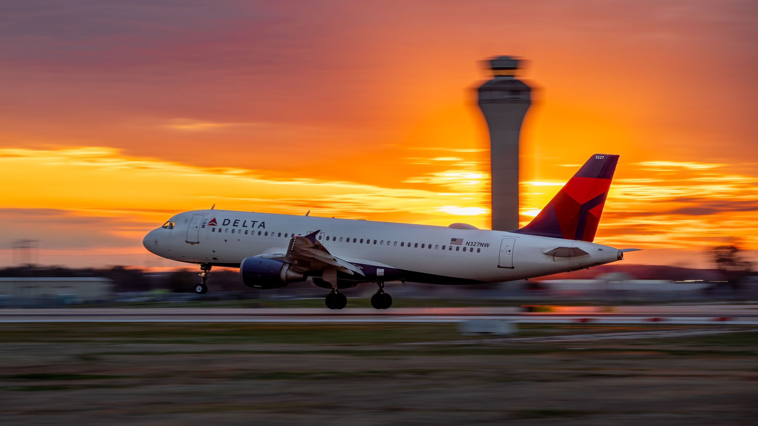 航空リスク評価は、オースティンとベルグストローム国際空港に「十分な熟練労働者」がないと判断します