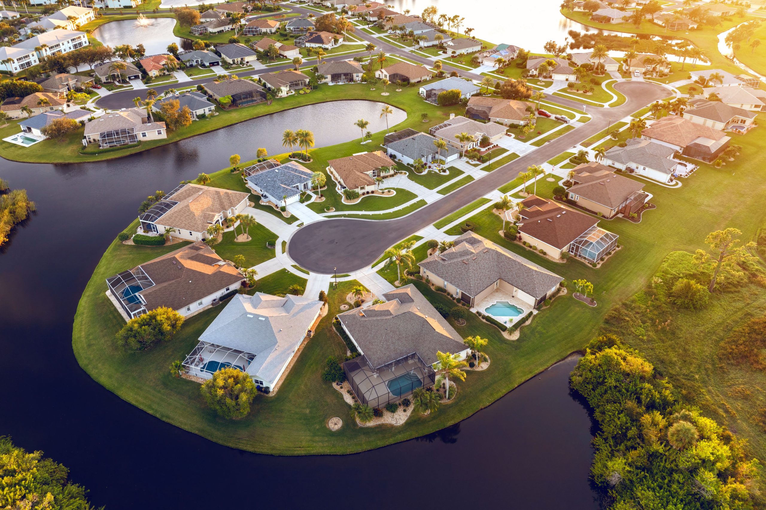 フロリダは低税のために退職するのに最適な州として退位しました