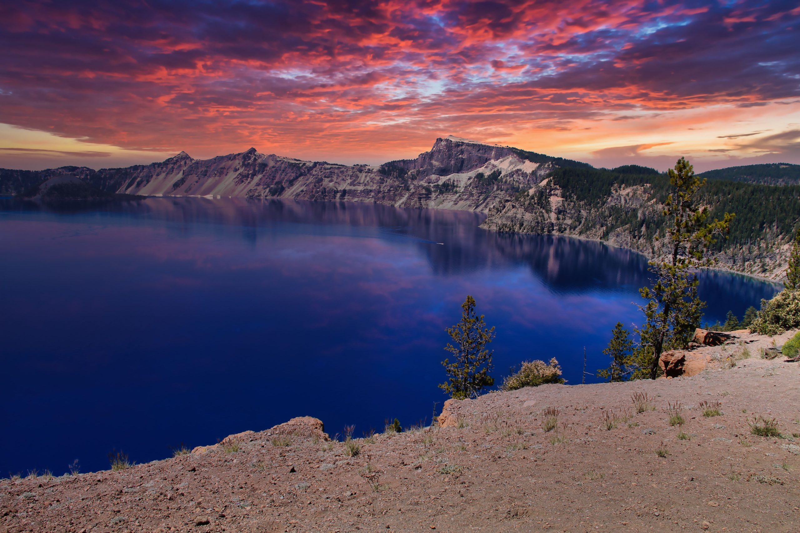 これらの北米の山の火山は休眠していると考えられていましたが、専門家は自分が「目を覚ましている」ことに気付きました