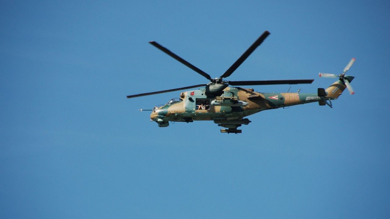 US Navy EA-18G GrowlerはHouthiMi-24 Hind Helicopterを取り出します