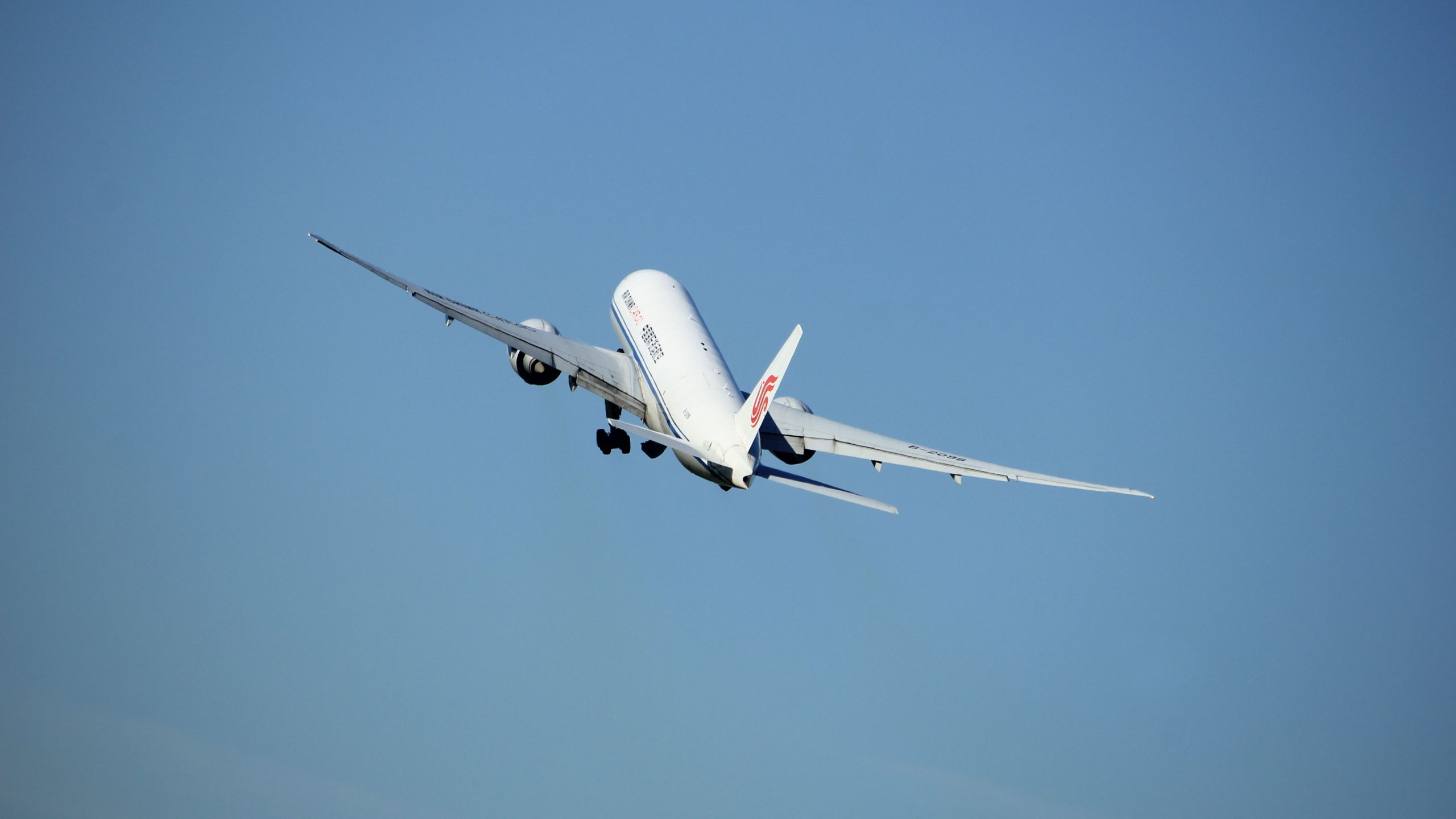 ボーイングは777の貨物船の到着に続いて中国へのワイドボディの配達を再開します