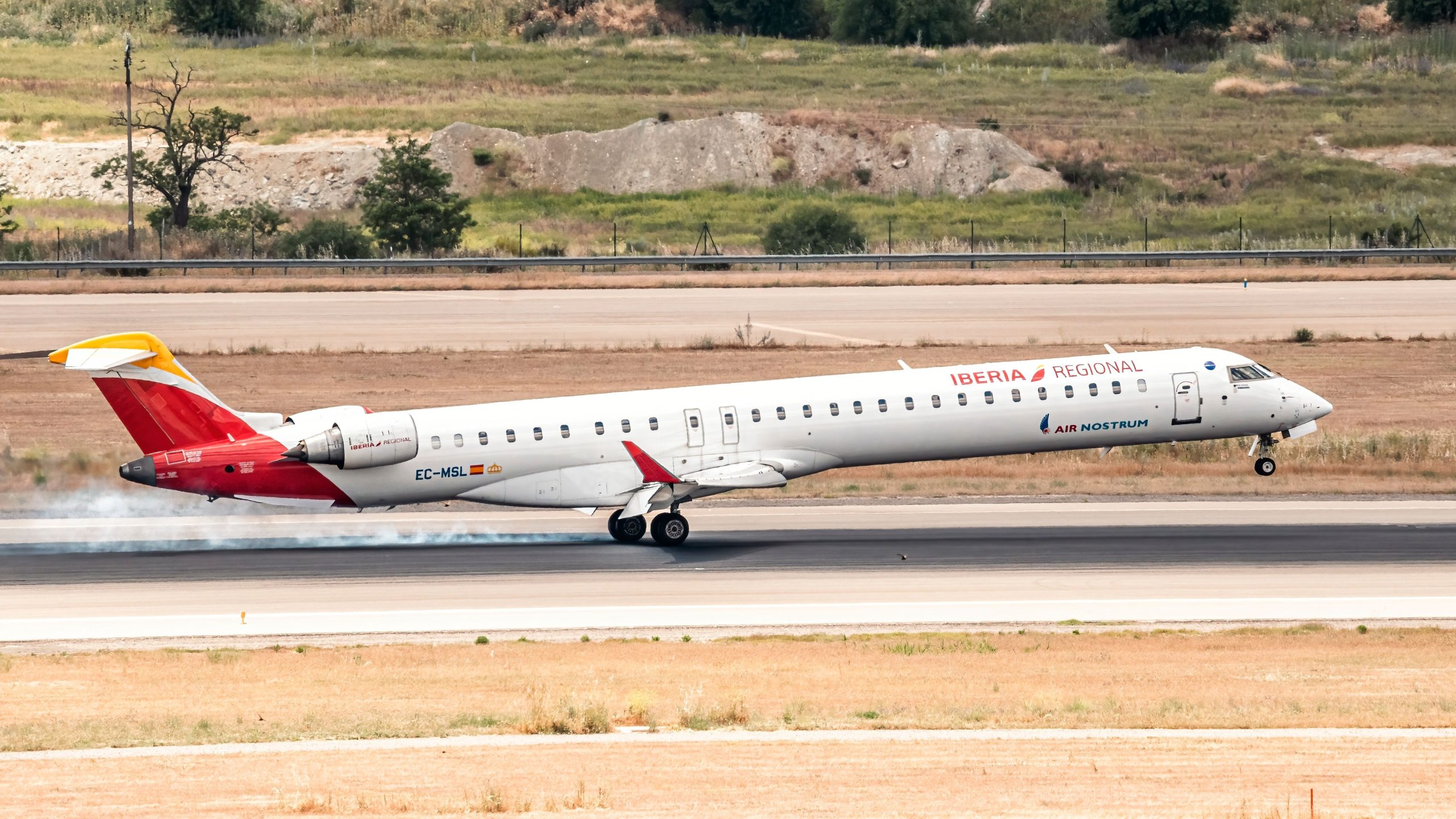 「去らないで」：男は自分の人生を愛することを決めた後、トリノからマドリードへのイベリアの飛行を止めます