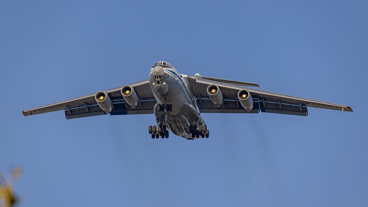 スーダンの準軍事的撃たれて誤って物資を運ぶアラブ首長国連邦貨物機