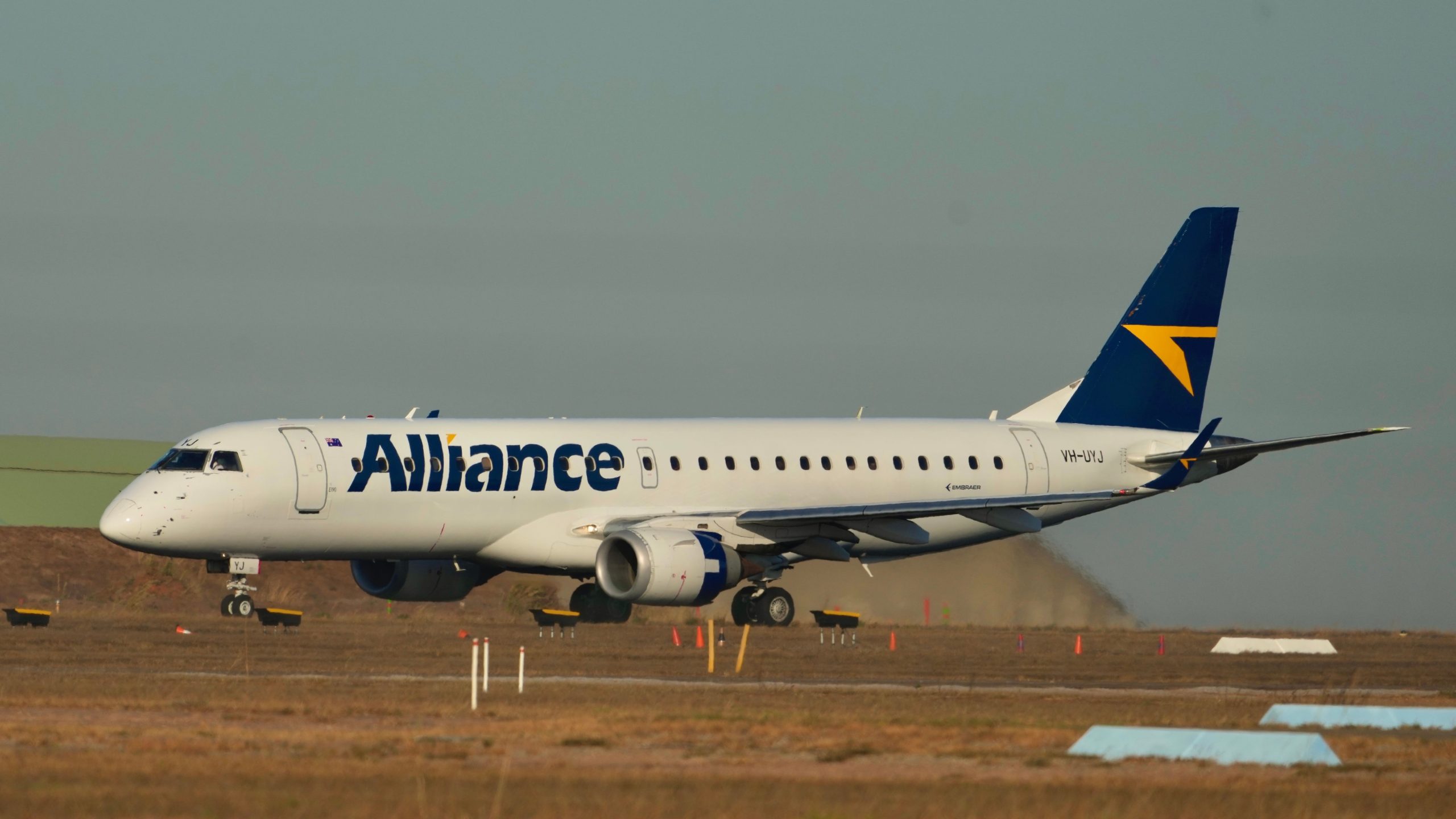 オーストラリアのAlliance Airlinesは6つのEmbraer E190と13のロールスロイスエンジンコアを販売しています