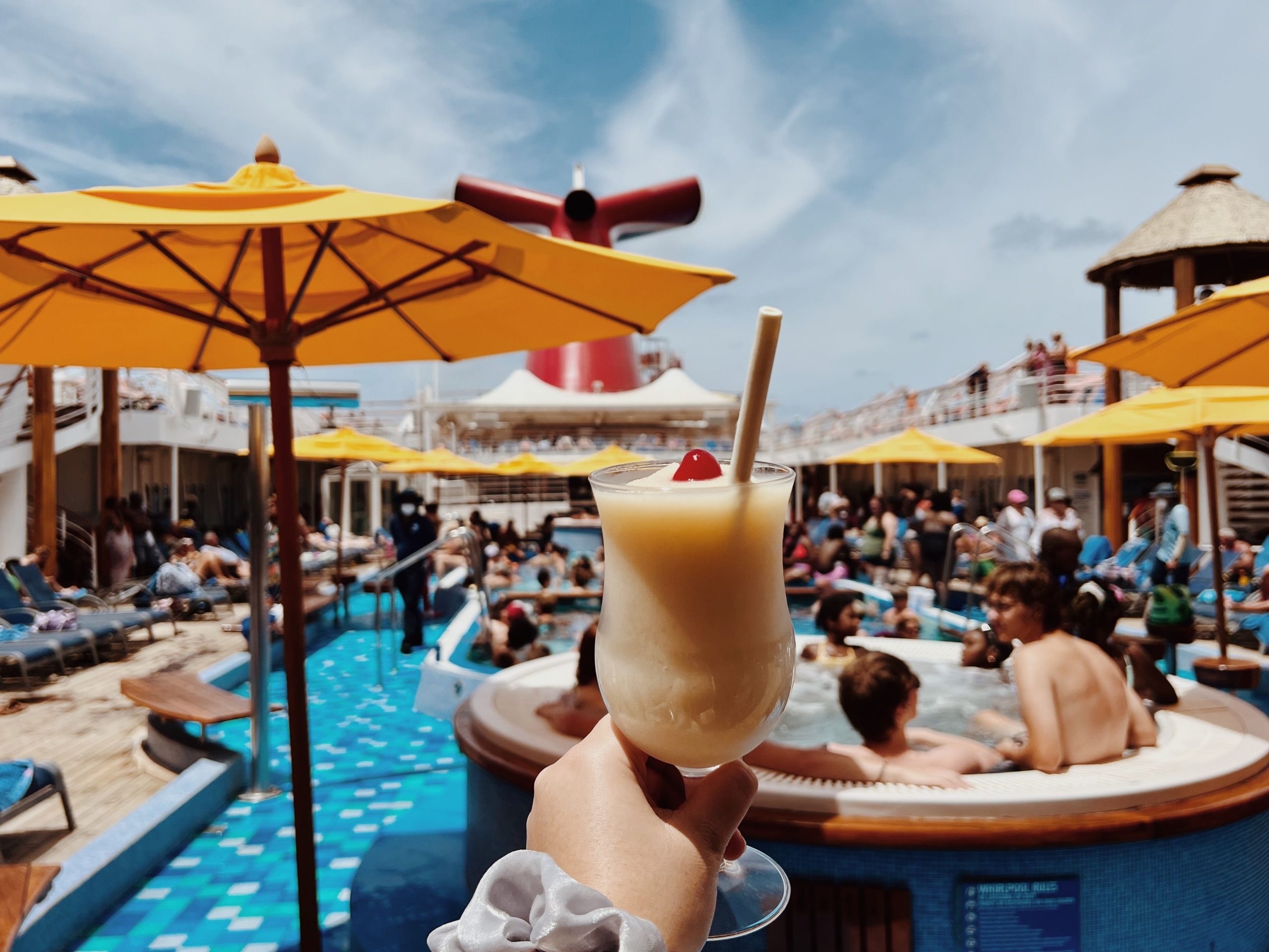 カーニバルクルーズラインは、ノーフォークセールのドリンクパッケージルールの混乱をクリアします