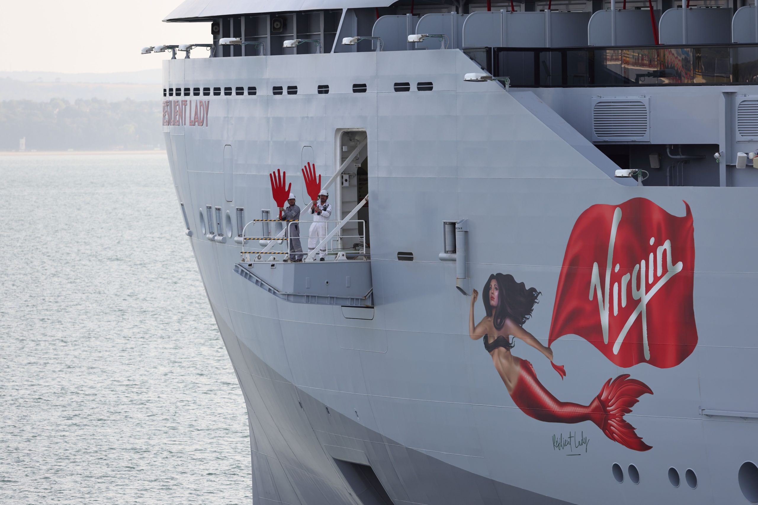 Virgin Voyages 'Annual Passは、6桁の価格で混合反応を引き出します