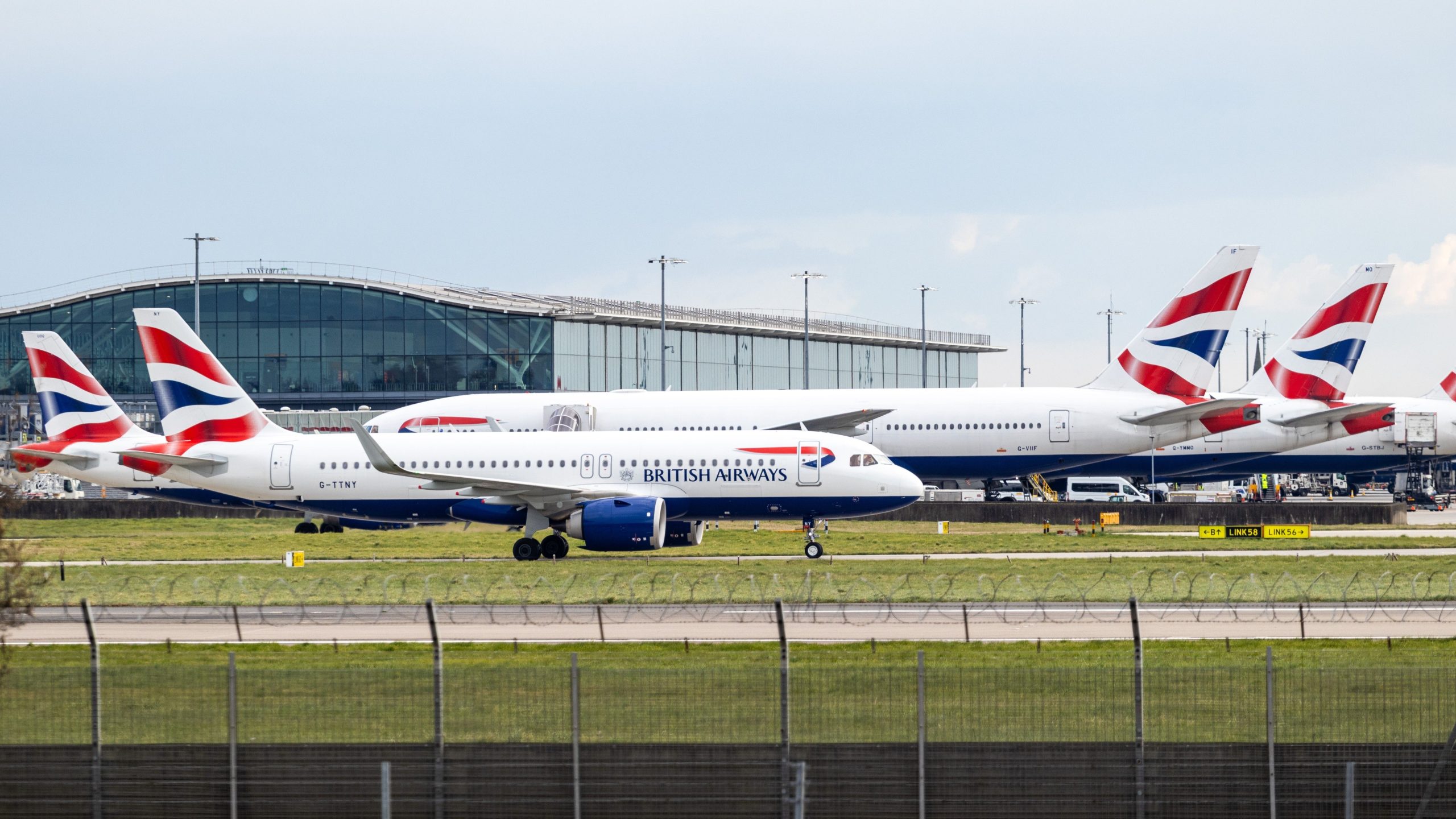 ロンドンのヒースロー空港は、停電にもかかわらず3月に600万人の乗客にサービスを提供しています