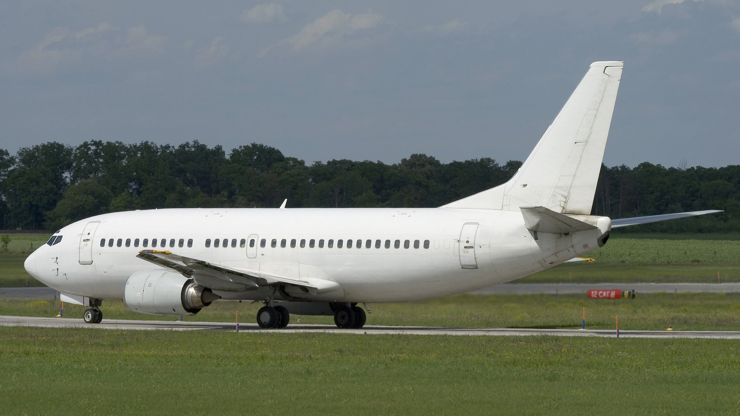 セネガル・ボーイング737-300が滑走路から離れているので、11人の負傷