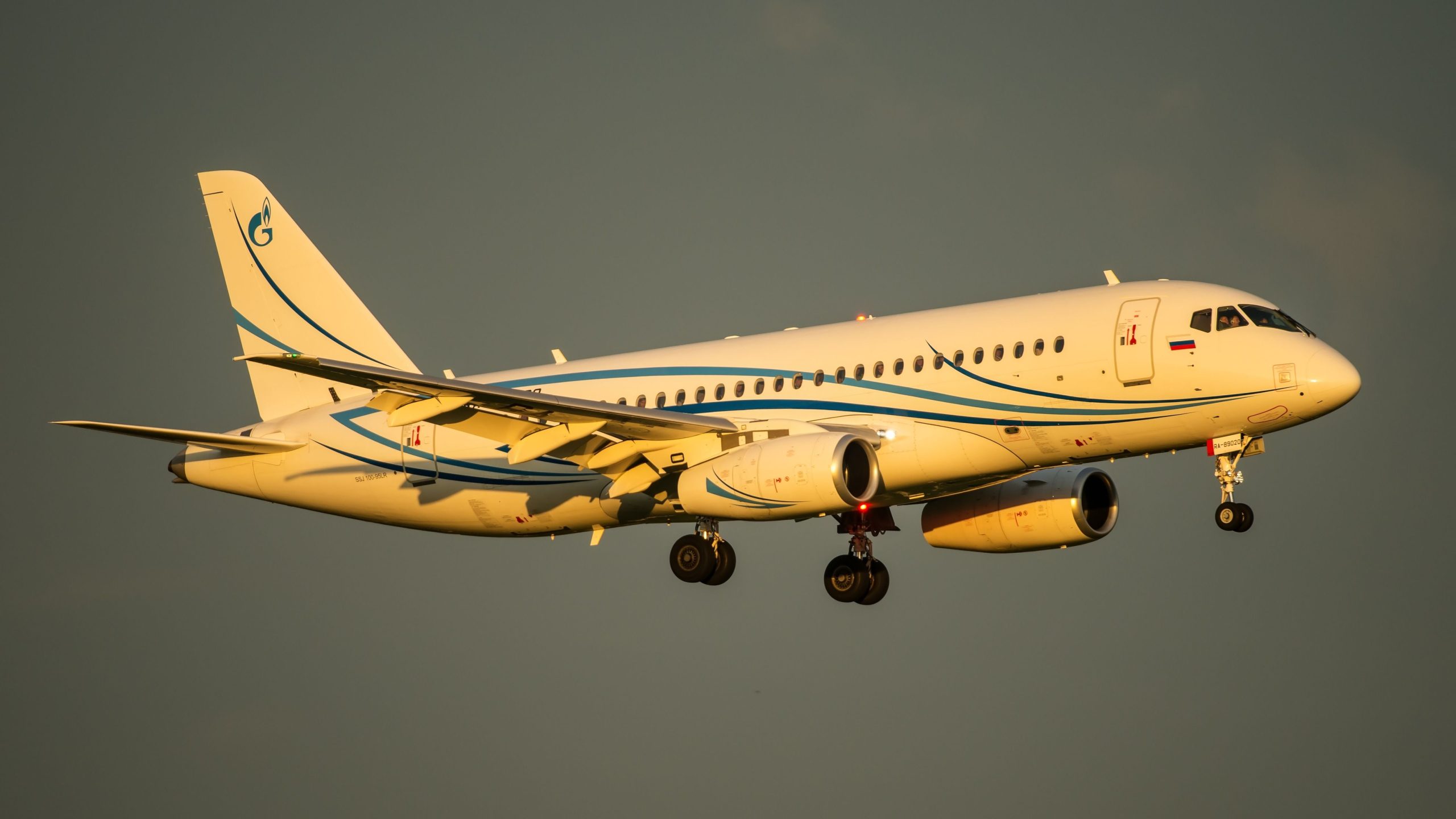 当局は、モスクワでの致命的なスコイスーパージェット100クラッシュに関する予備報告をリリースする