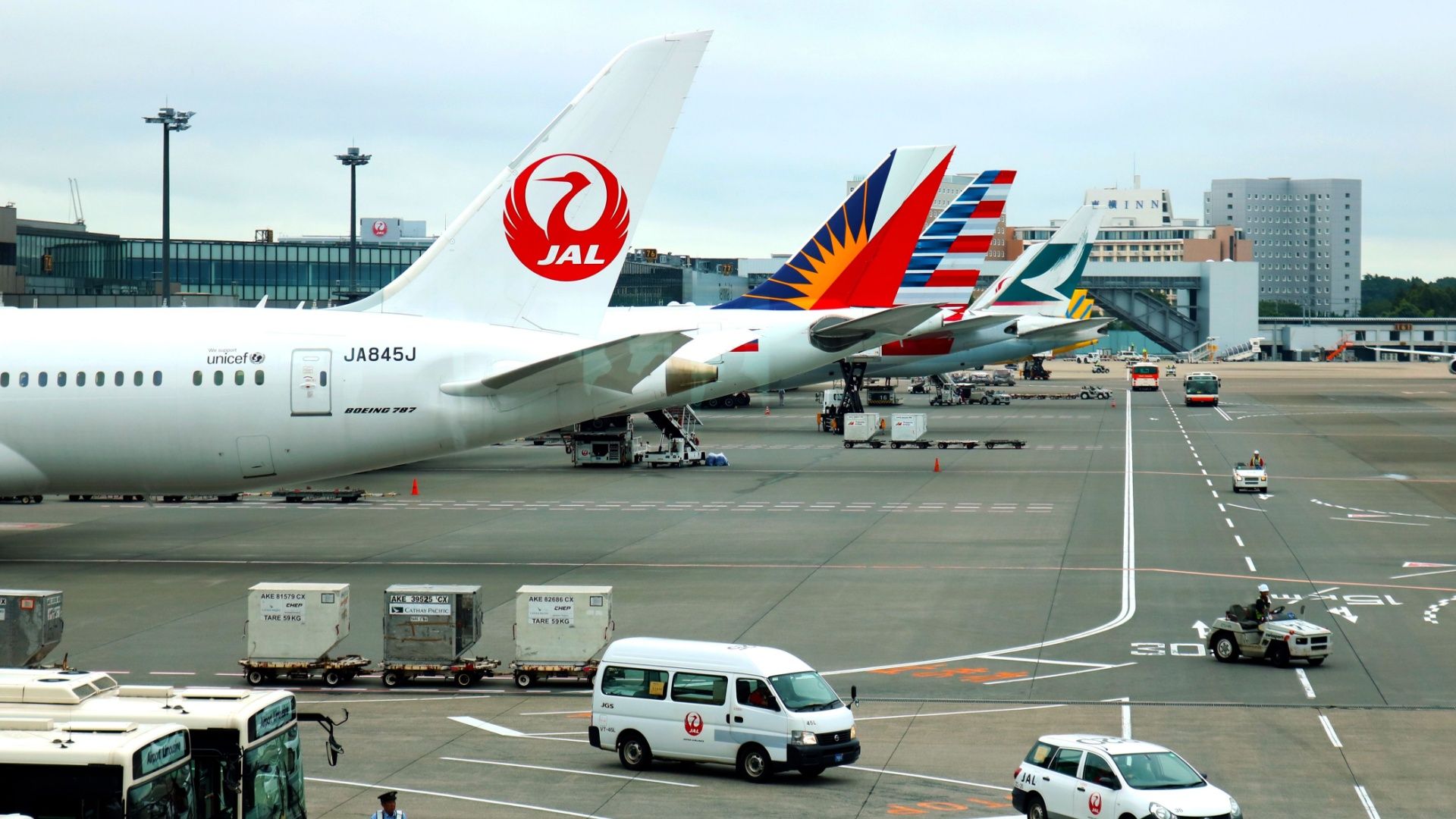 破壊：脆弱性のためにグローバル航空会社と空港がダウン