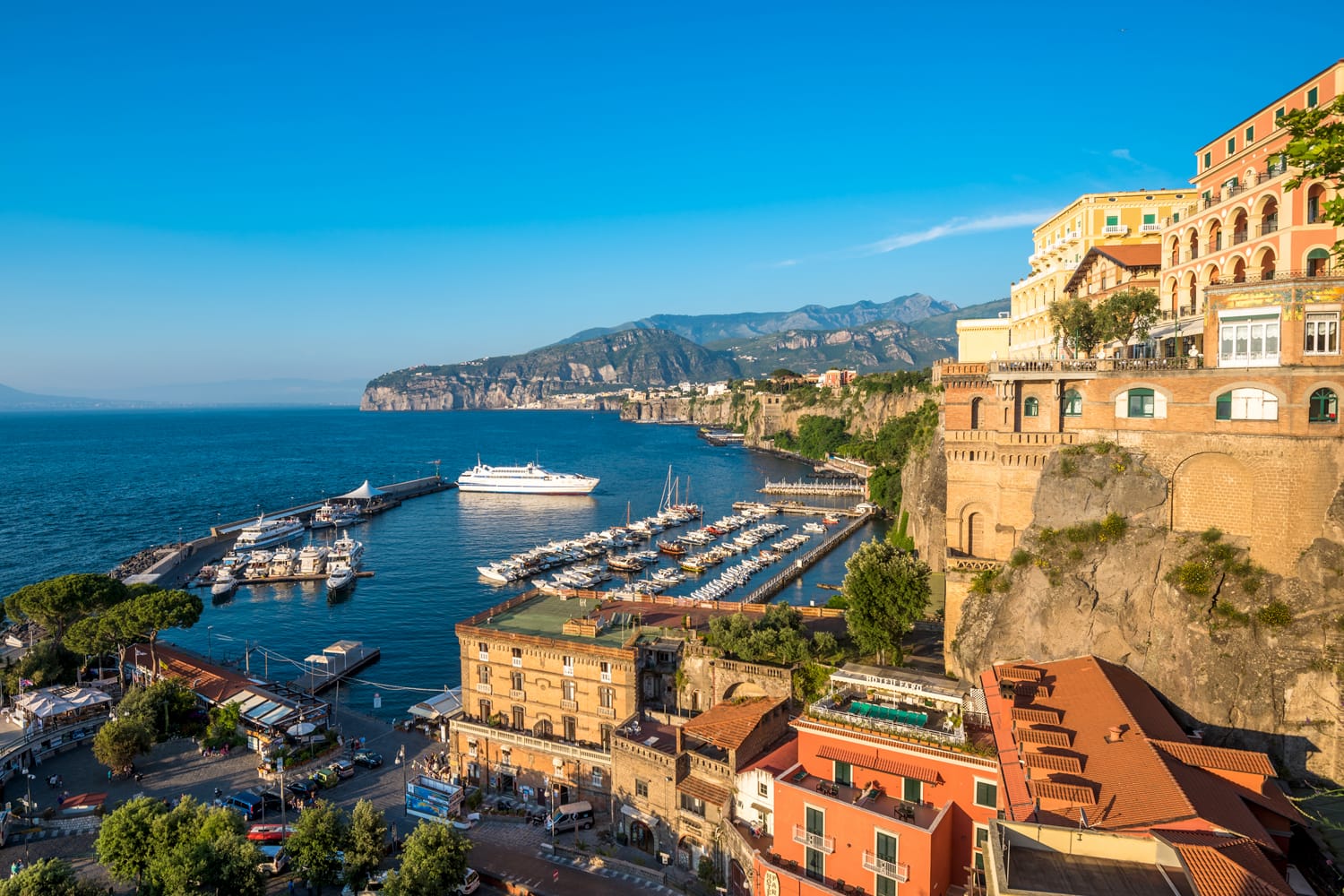 ローマからの10日間の最高の日帰り旅行