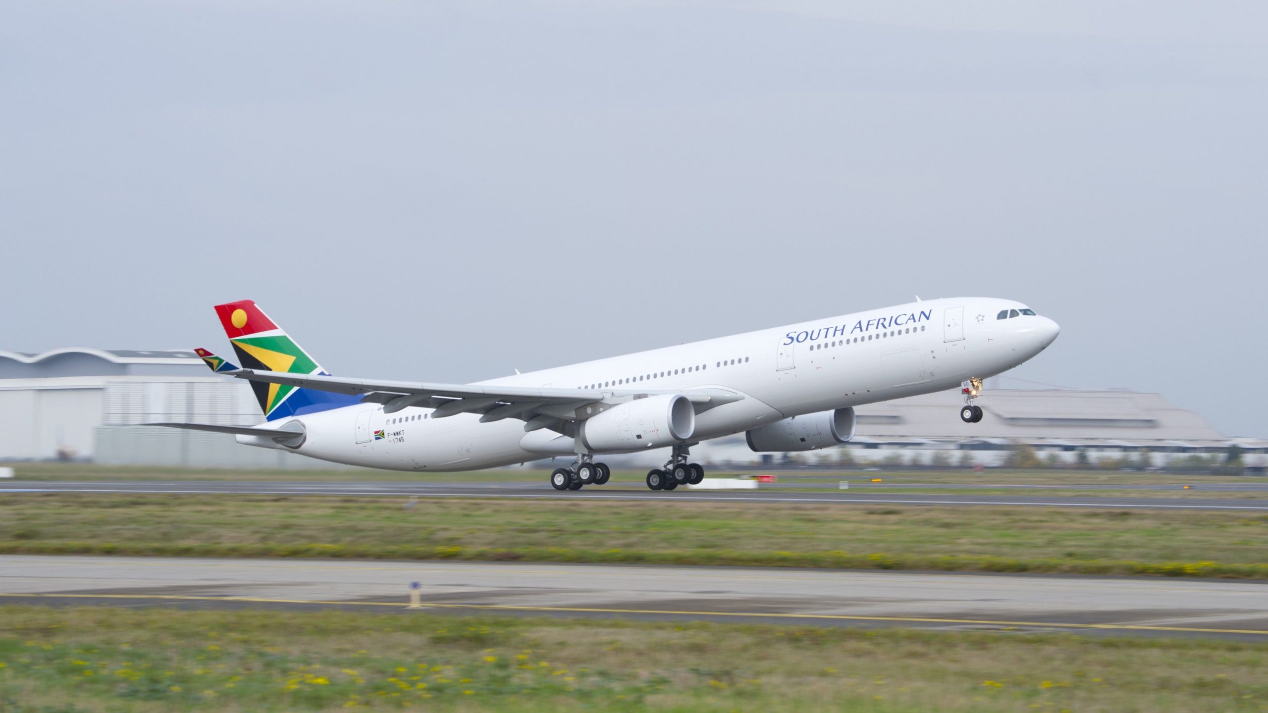 南アフリカの航空は、パイロットストライキの混乱に対処するために急いでいます