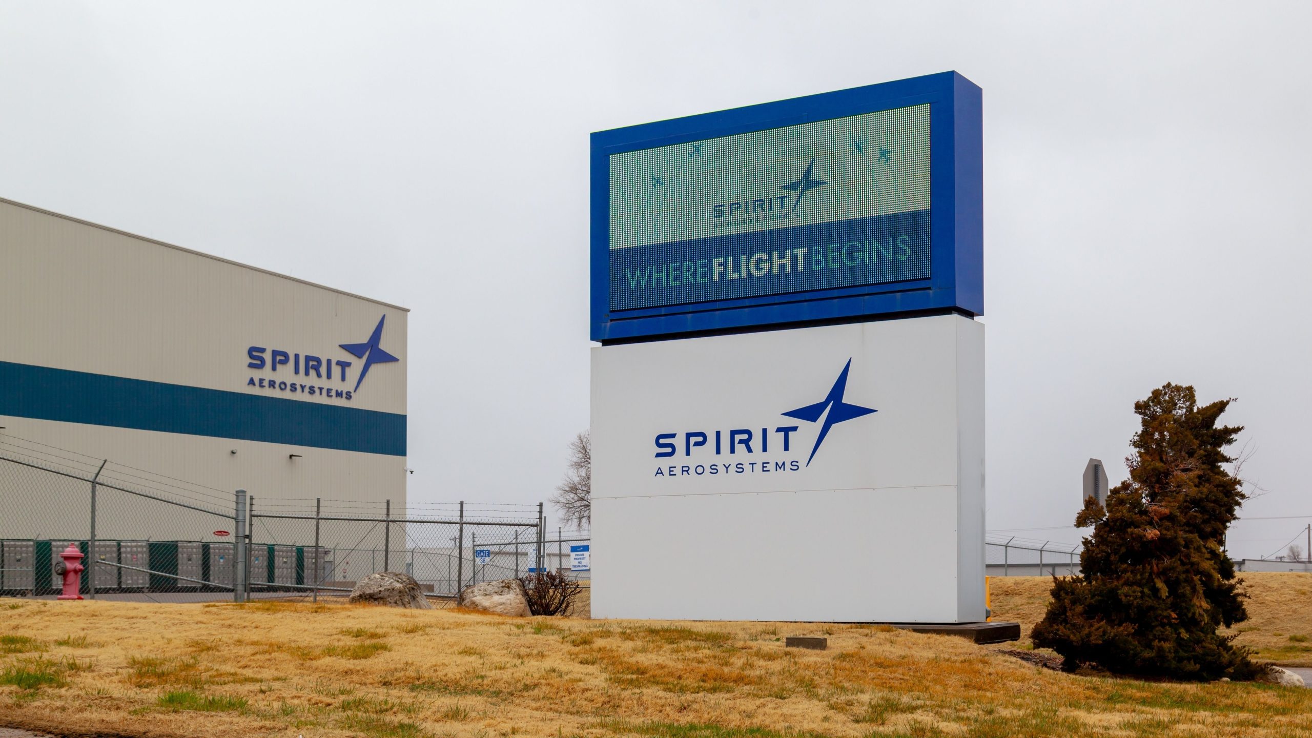 ボーイングのスピリット航空系は、マシニストのストライキを継続していると考えています