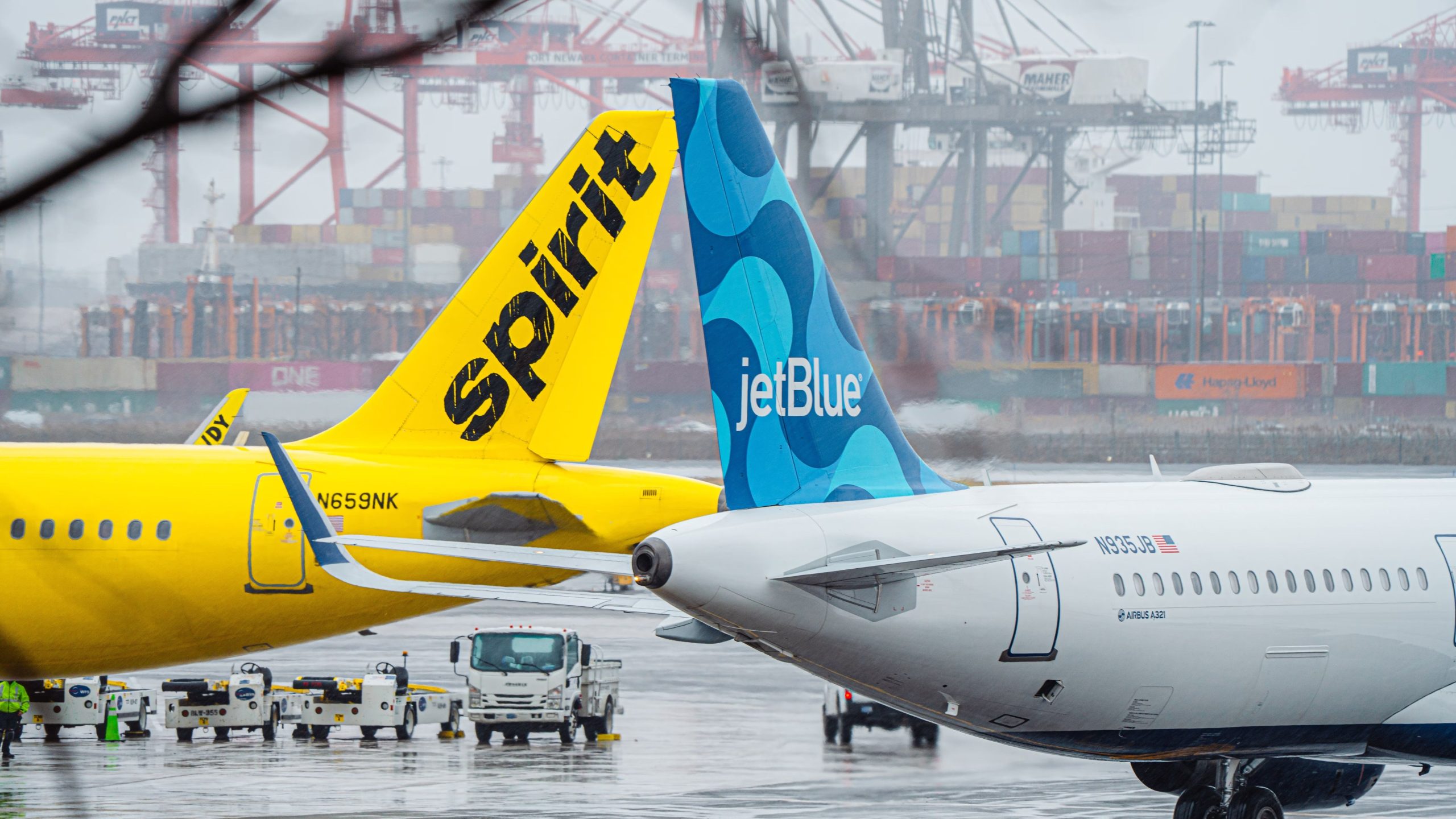 JetBlueは、Spirit Airlinesの合併契約を正式に殺します