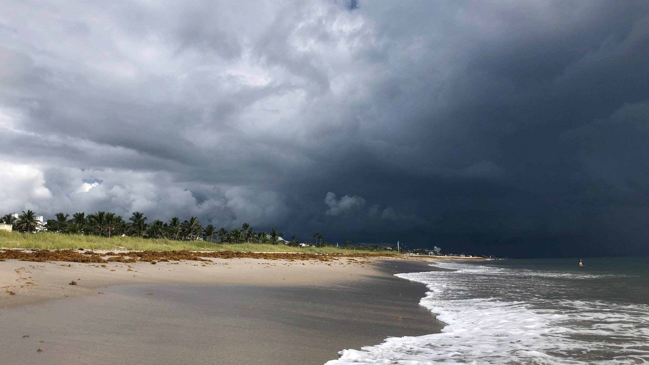 「危険な」天気状況の中で、南部州全体で発行された竜巻時計