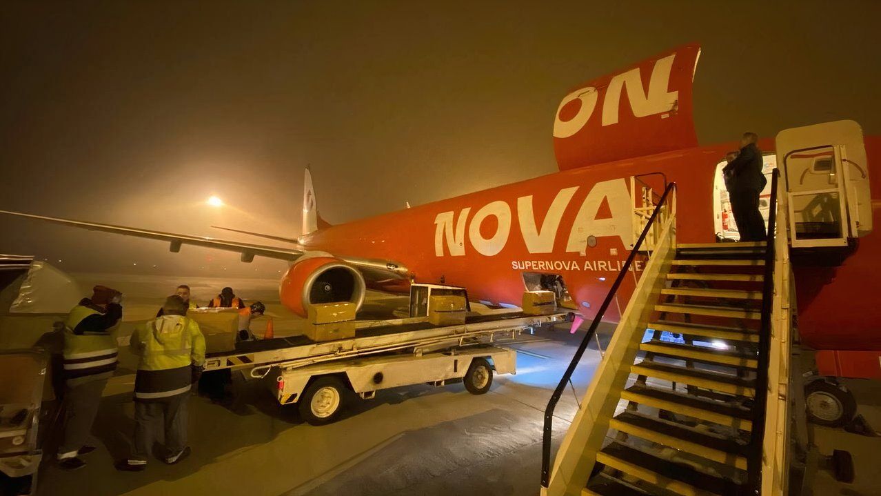 ウクライナの最新の航空会社の超新星は、ボーイング737-800ブダペスト・チシナウのフライトで離陸します