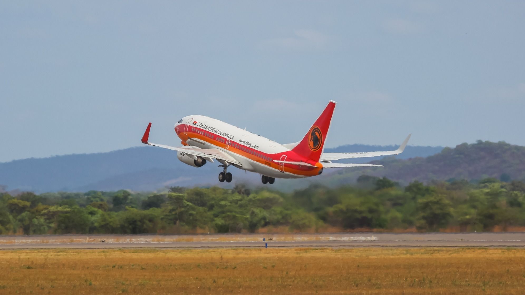 Taag Angola Airlinesは、30億ドルの新しい中国製空港からの事業を開始します