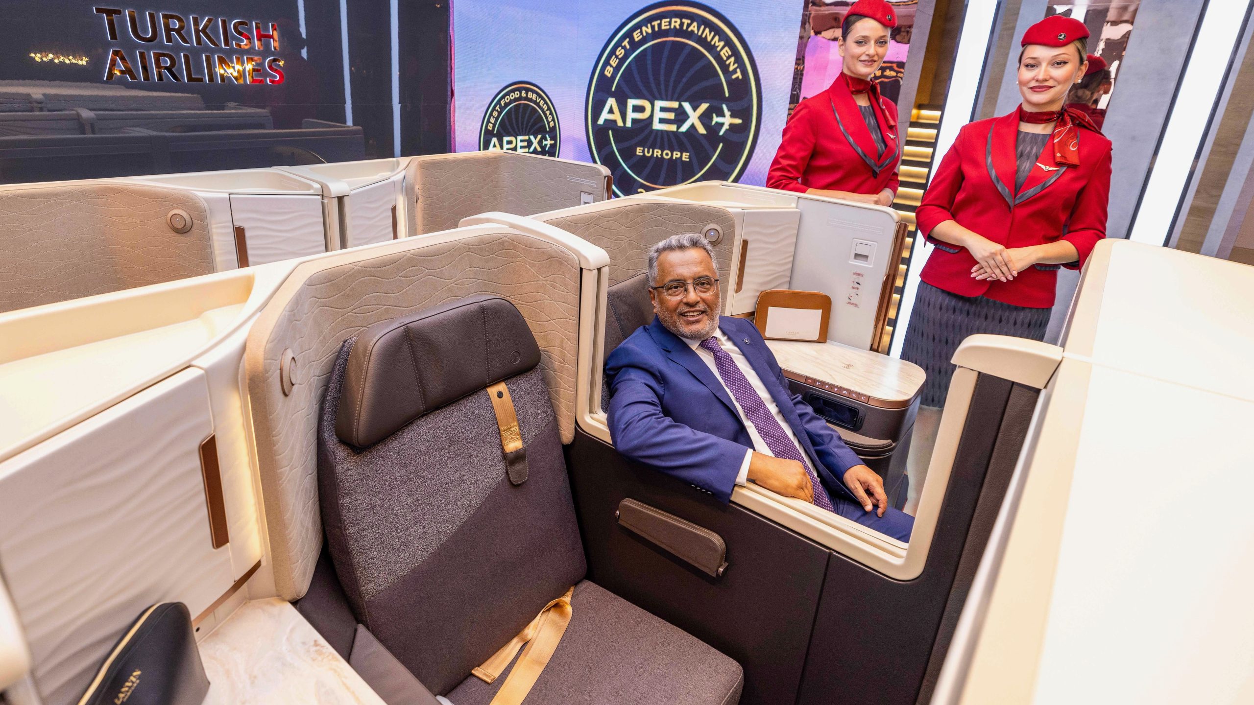 豪華な快適さ：トルコ航空の真新しいビジネスクラスの席をよく見る