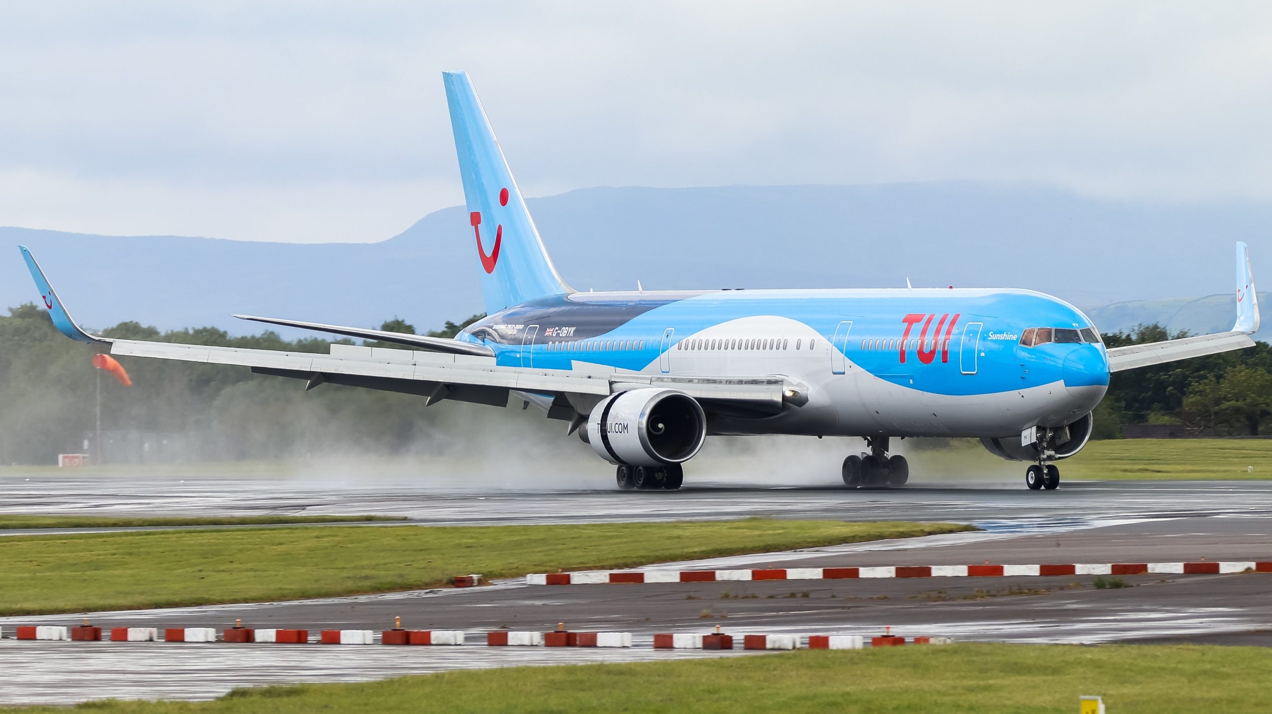 TUIの最後のボーイング767は退職のためにPinal Airparkに向かいます