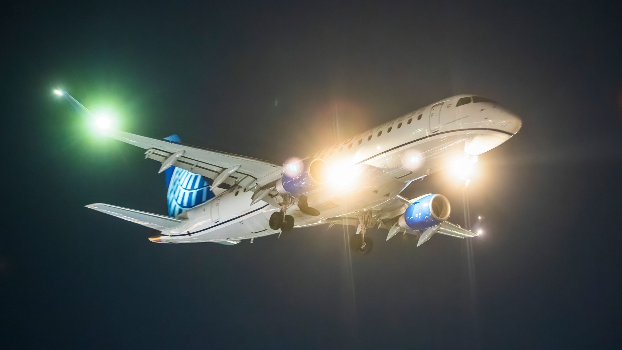 ユナイテッド航空は共和国航空とメサ航空グループの合併の中で株式を保持しています