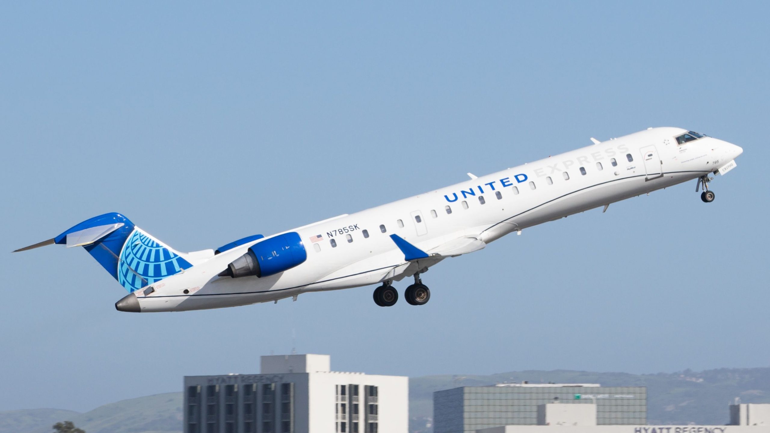 Skywestは9,000万ドルの利益Q3を報告し、40のCRJ550を運営するためにユナイテッド航空との契約を確認します