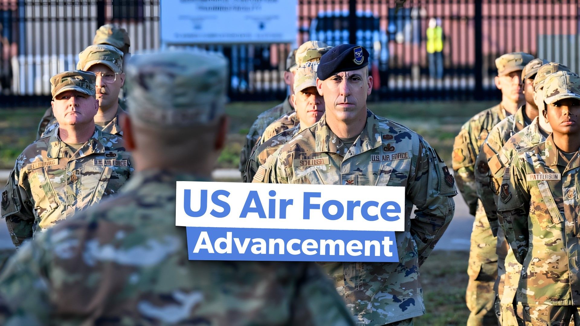 米国空軍入隊ランクで前進するための5つの最速の方法